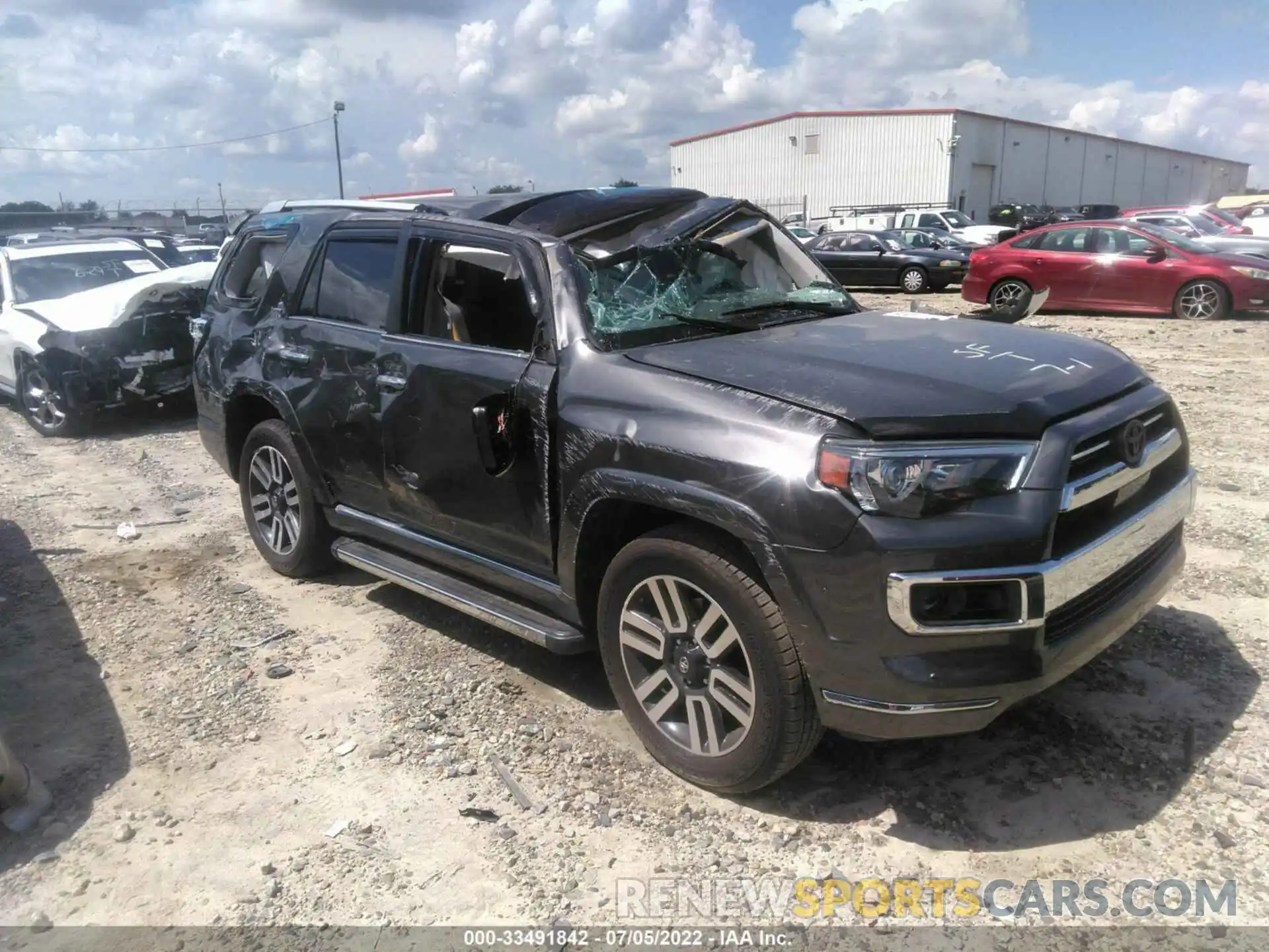 1 Photograph of a damaged car JTEBU5JR6L5817306 TOYOTA 4RUNNER 2020