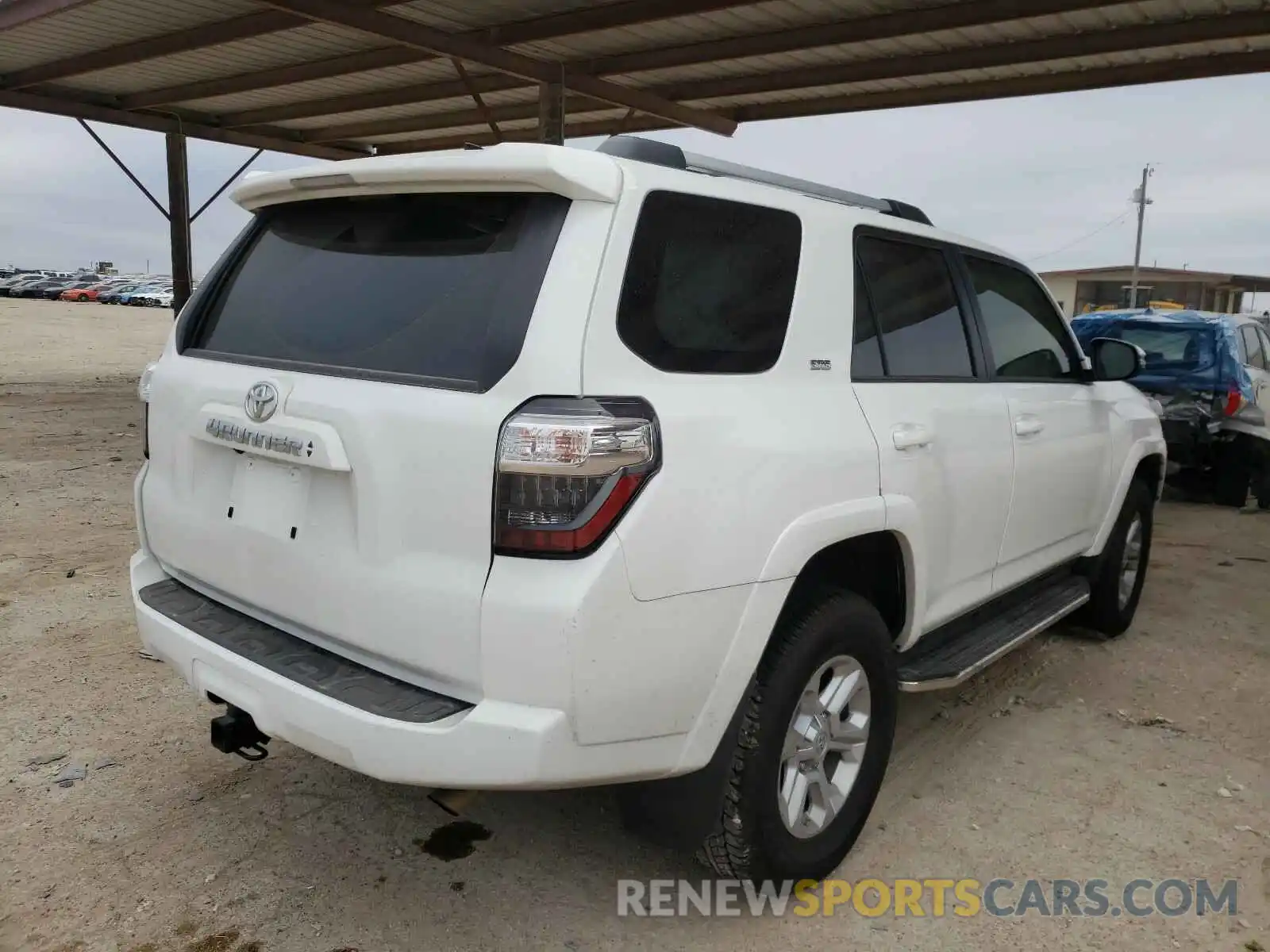 4 Photograph of a damaged car JTEBU5JR6L5822862 TOYOTA 4RUNNER 2020