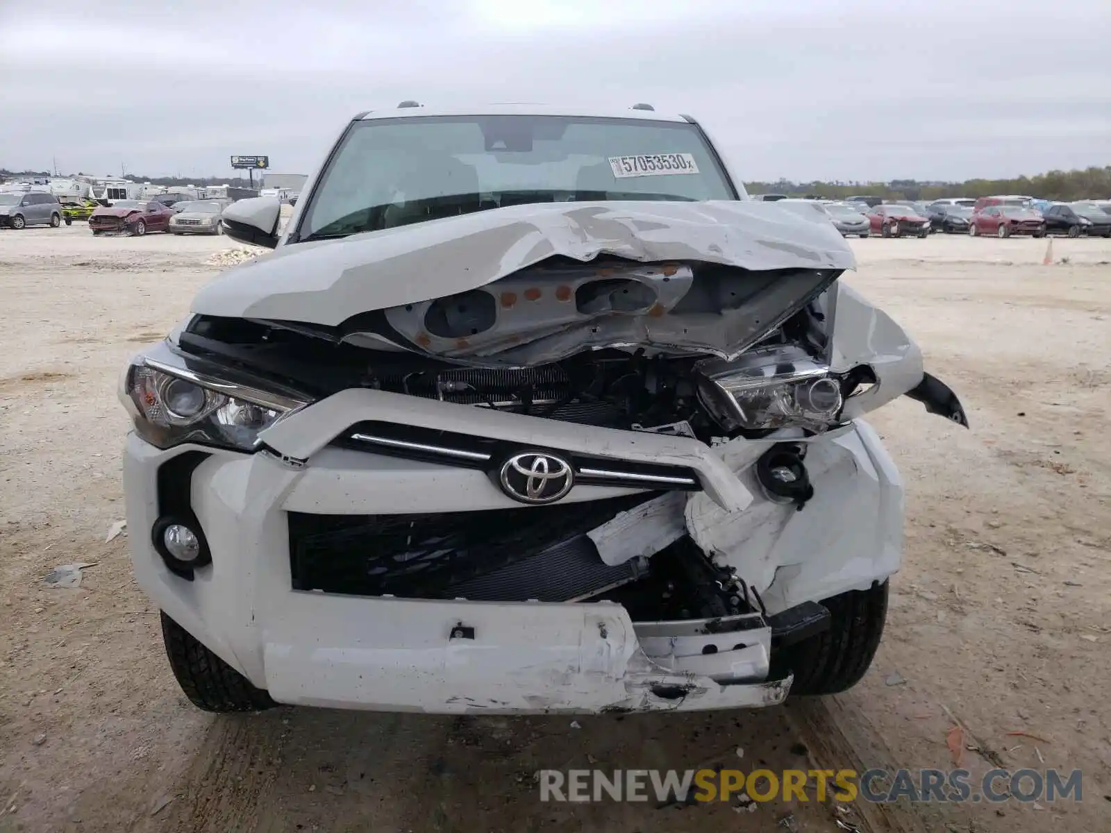 9 Photograph of a damaged car JTEBU5JR6L5822862 TOYOTA 4RUNNER 2020