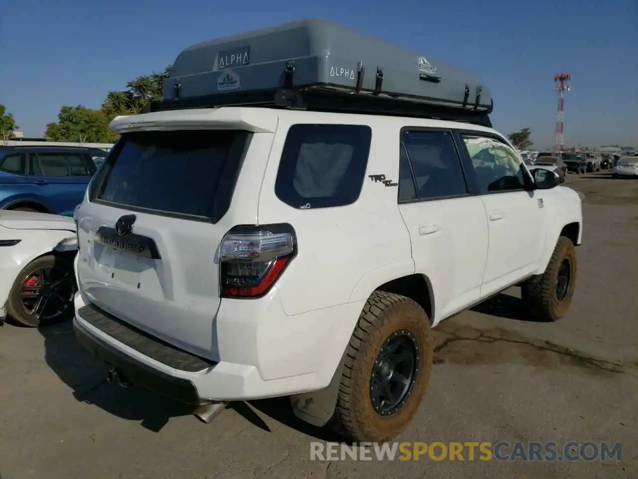 4 Photograph of a damaged car JTEBU5JR6L5835014 TOYOTA 4RUNNER 2020