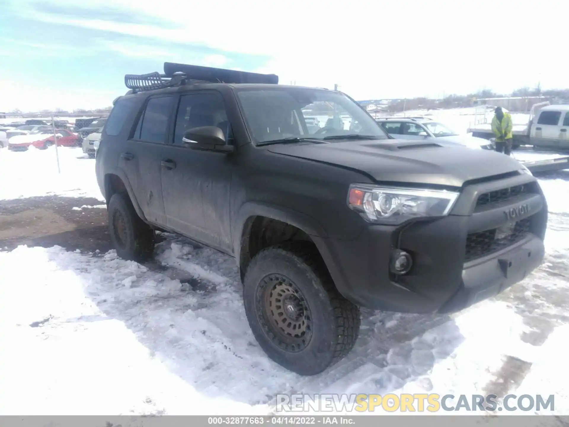 1 Фотография поврежденного автомобиля JTEBU5JR6L5835241 TOYOTA 4RUNNER 2020