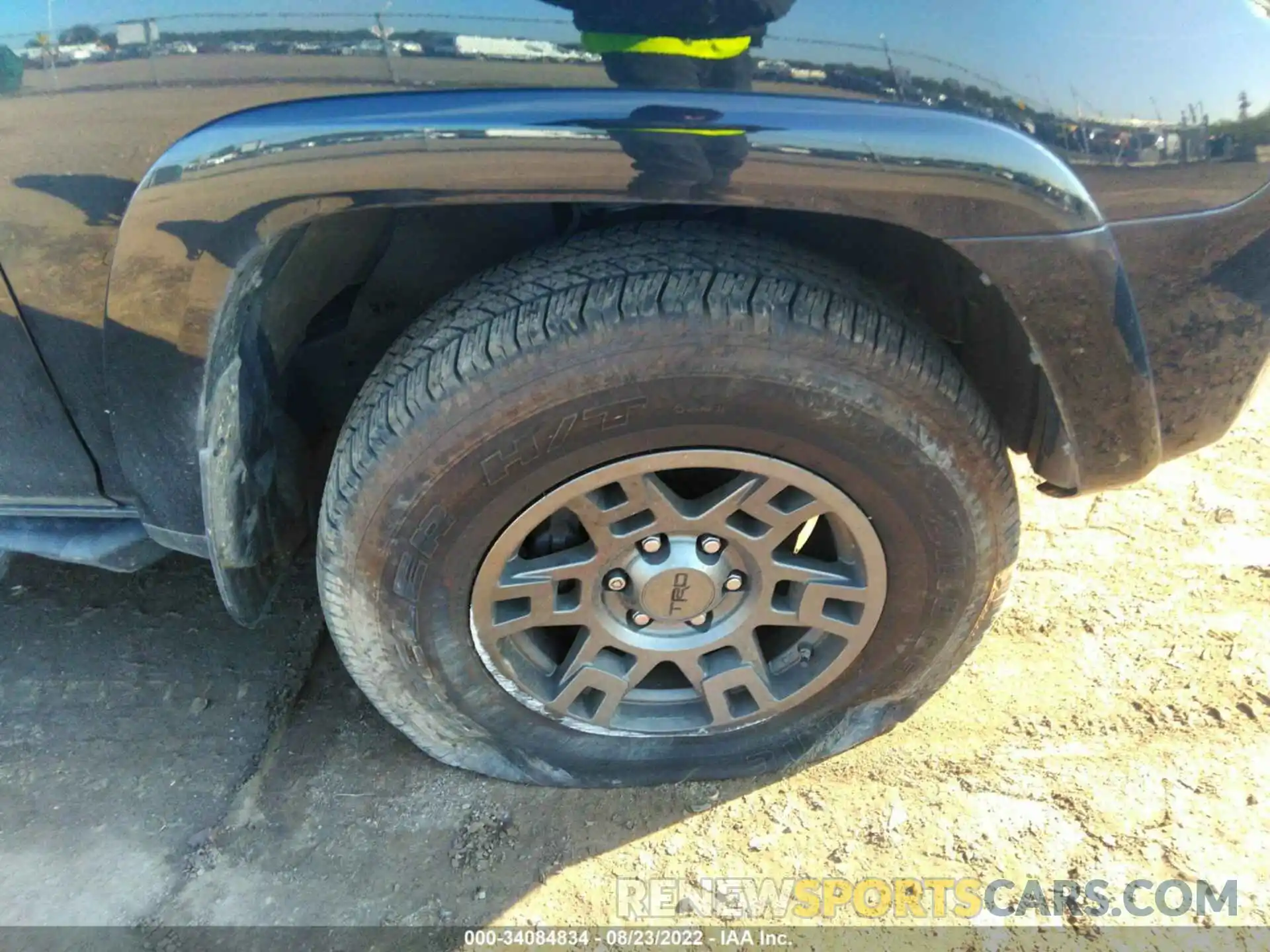 13 Фотография поврежденного автомобиля JTEBU5JR6L5835336 TOYOTA 4RUNNER 2020