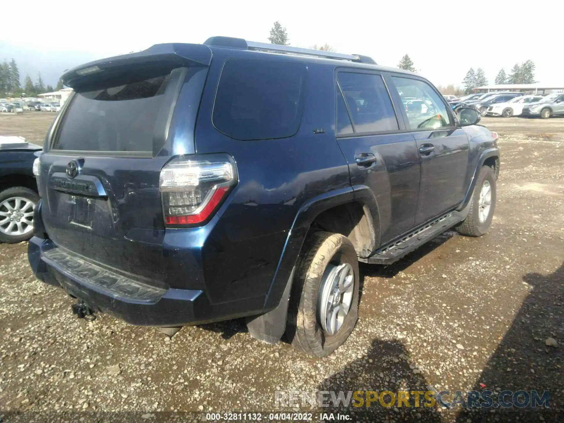 4 Фотография поврежденного автомобиля JTEBU5JR6L5837667 TOYOTA 4RUNNER 2020