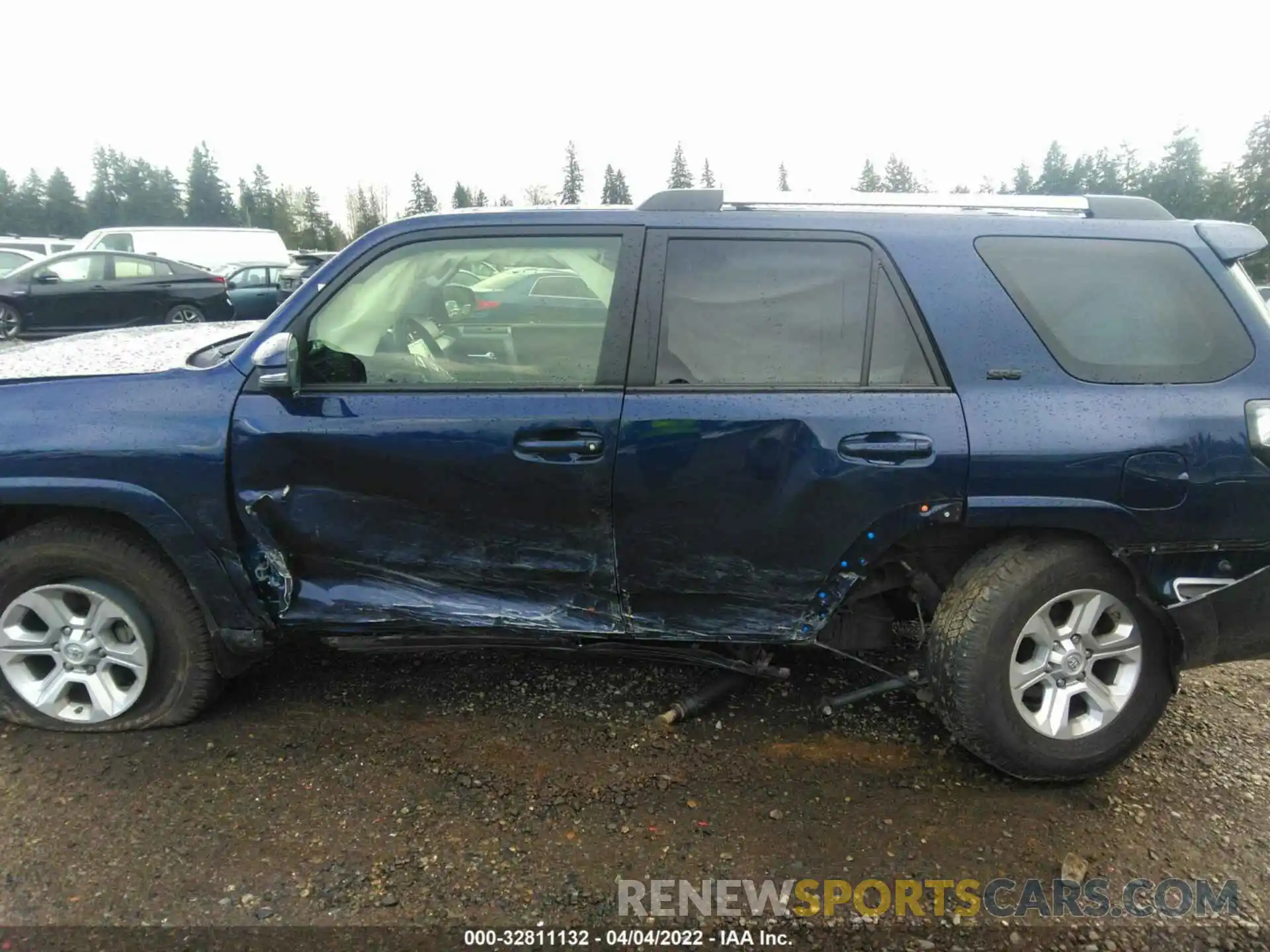 6 Photograph of a damaged car JTEBU5JR6L5837667 TOYOTA 4RUNNER 2020