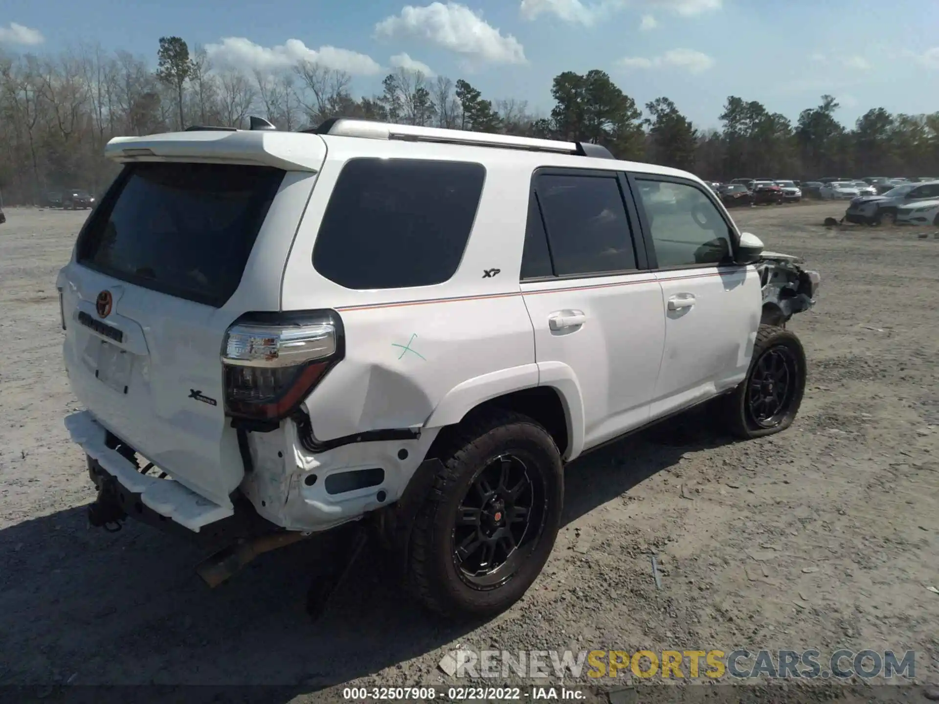 4 Фотография поврежденного автомобиля JTEBU5JR7L5738307 TOYOTA 4RUNNER 2020