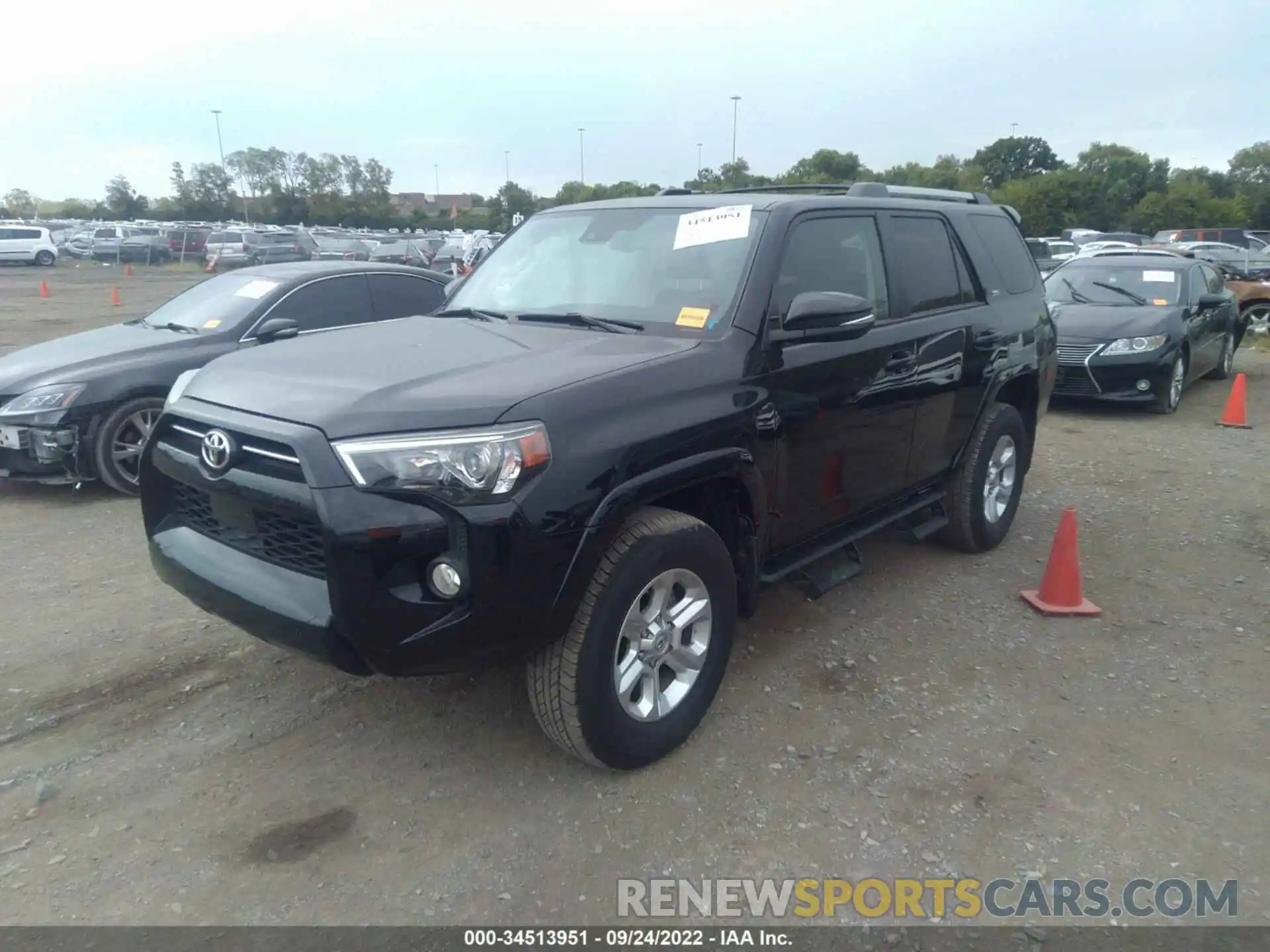 2 Photograph of a damaged car JTEBU5JR7L5739067 TOYOTA 4RUNNER 2020