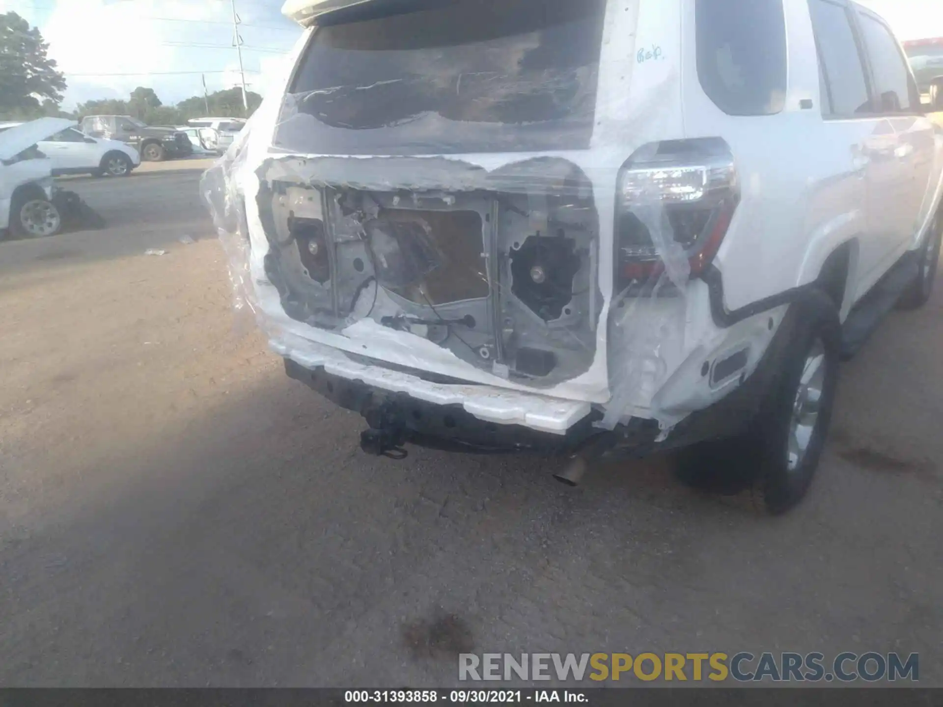 6 Photograph of a damaged car JTEBU5JR7L5739733 TOYOTA 4RUNNER 2020