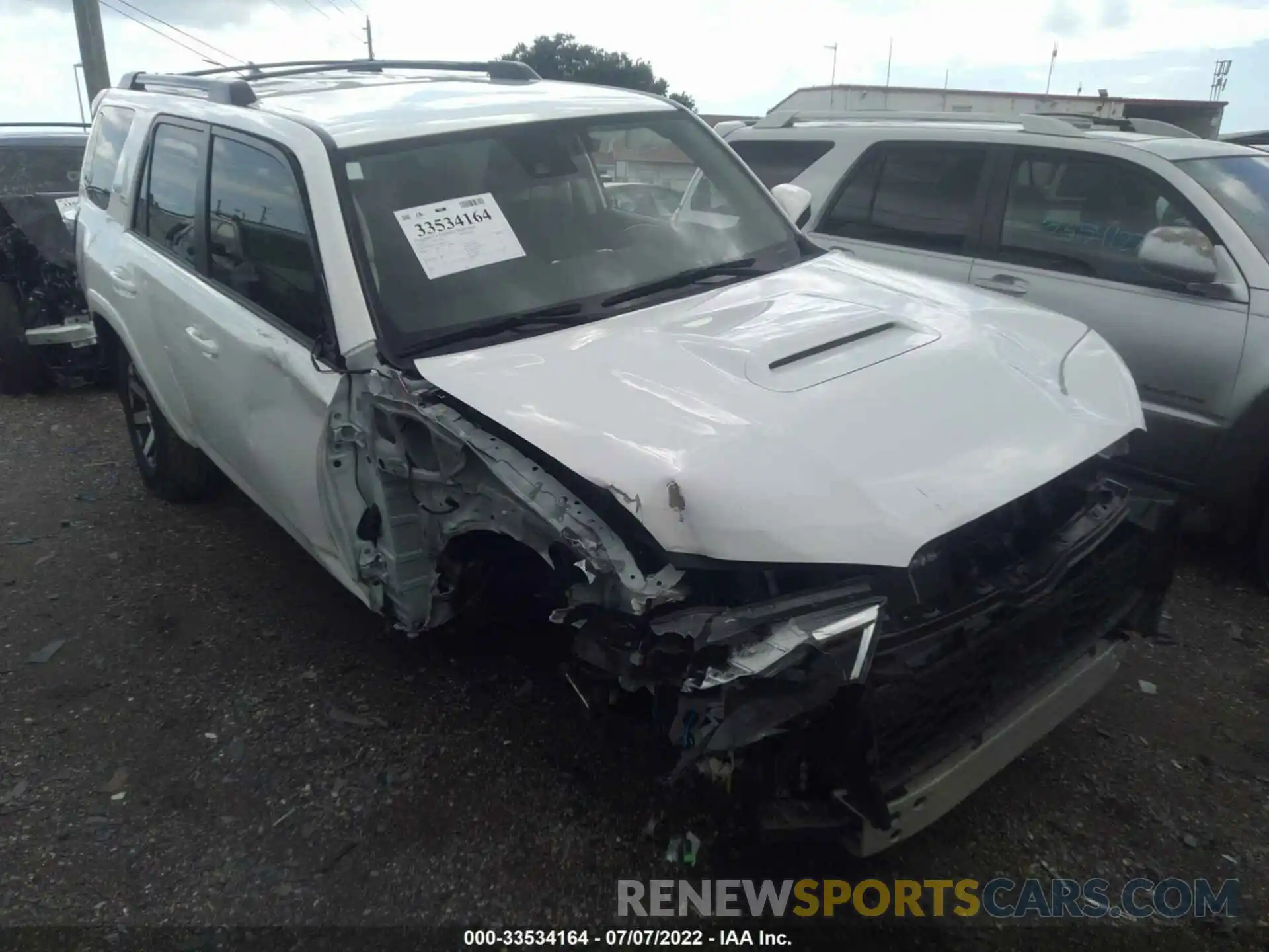 1 Photograph of a damaged car JTEBU5JR7L5740560 TOYOTA 4RUNNER 2020