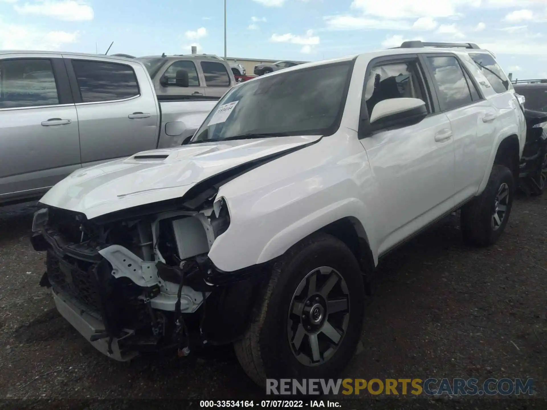 2 Photograph of a damaged car JTEBU5JR7L5740560 TOYOTA 4RUNNER 2020