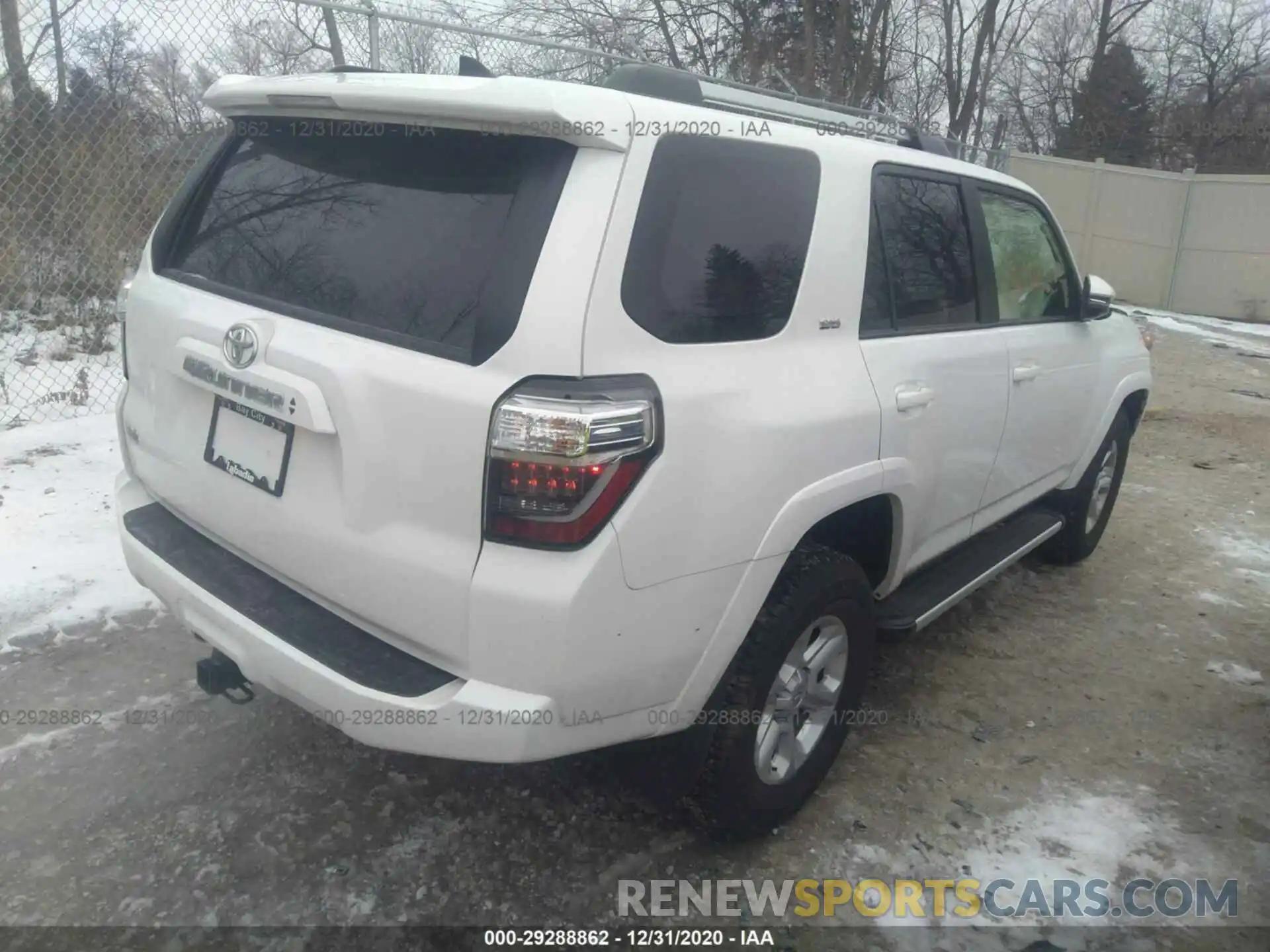 4 Photograph of a damaged car JTEBU5JR7L5741899 TOYOTA 4RUNNER 2020