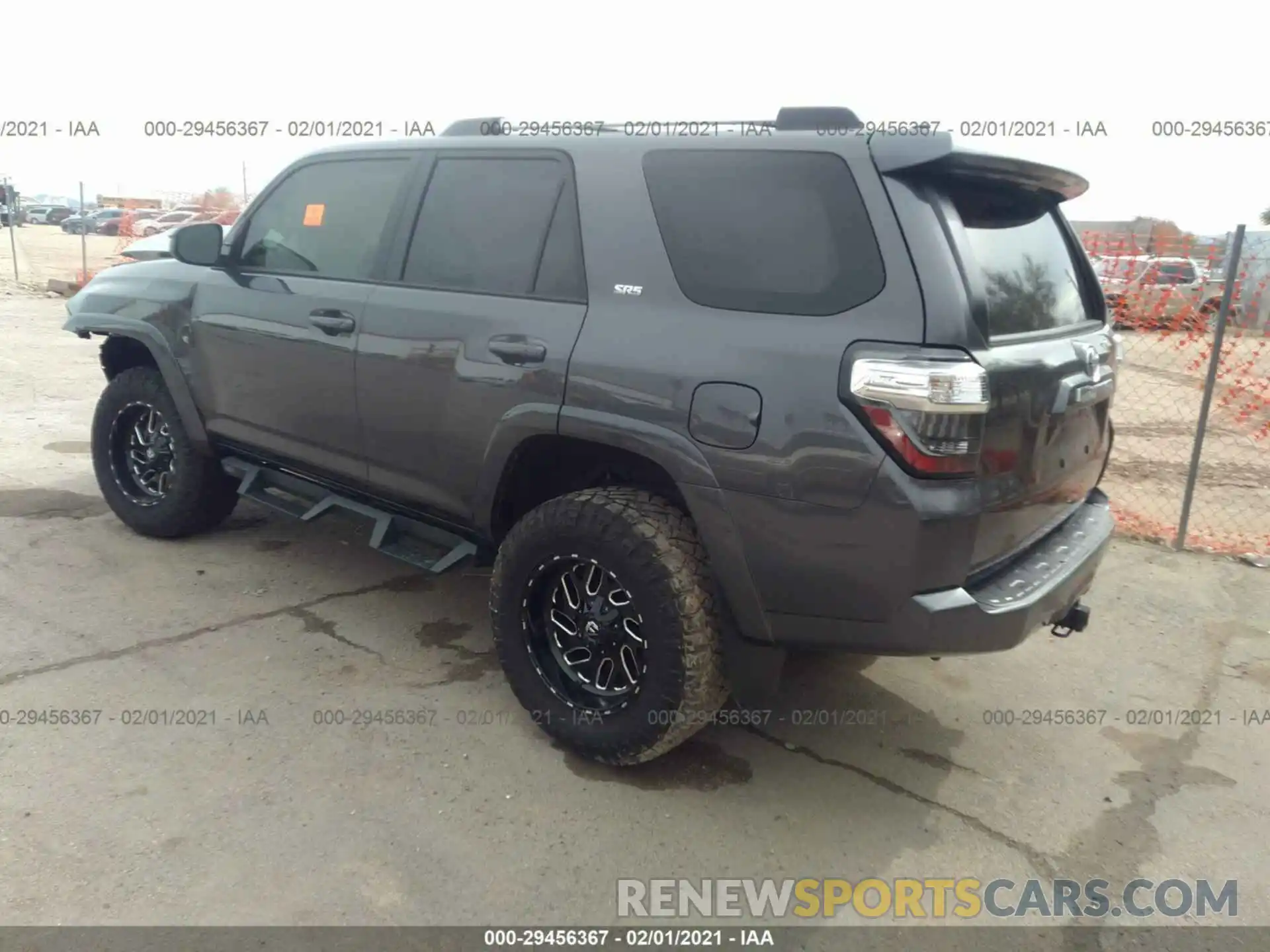 3 Фотография поврежденного автомобиля JTEBU5JR7L5745595 TOYOTA 4RUNNER 2020