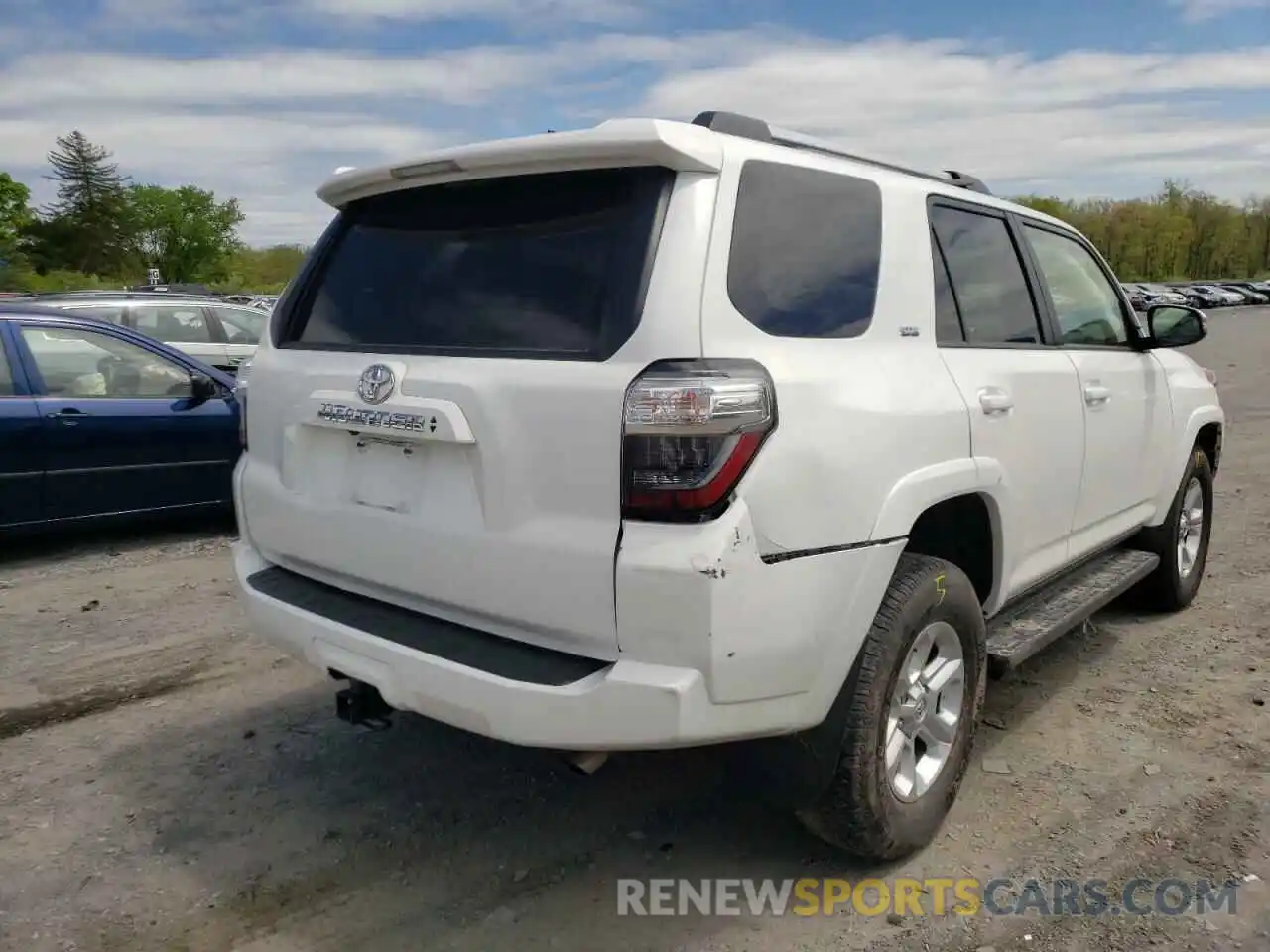 4 Photograph of a damaged car JTEBU5JR7L5745872 TOYOTA 4RUNNER 2020