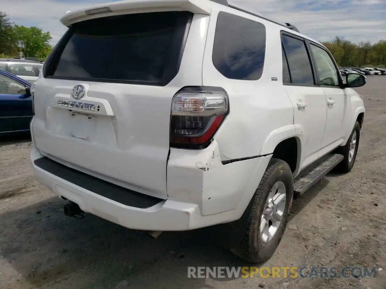 9 Photograph of a damaged car JTEBU5JR7L5745872 TOYOTA 4RUNNER 2020