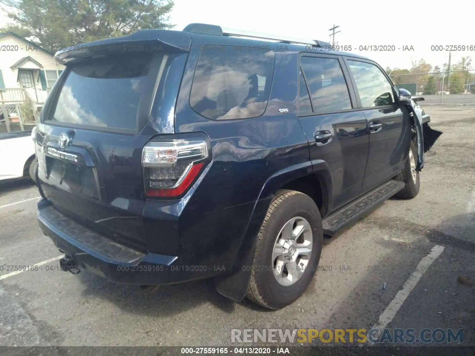 4 Photograph of a damaged car JTEBU5JR7L5746455 TOYOTA 4RUNNER 2020