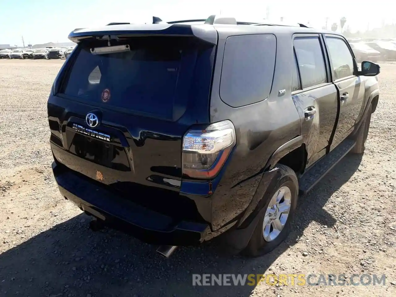 4 Photograph of a damaged car JTEBU5JR7L5748187 TOYOTA 4RUNNER 2020