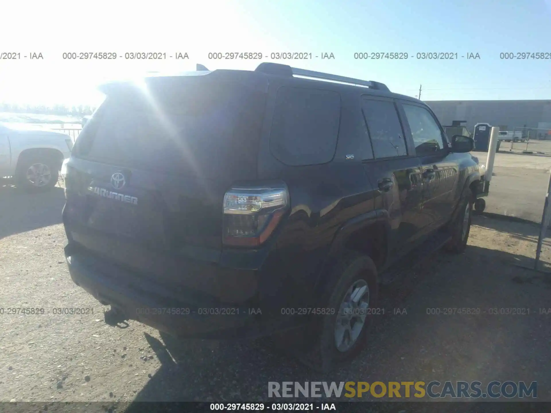 4 Фотография поврежденного автомобиля JTEBU5JR7L5749713 TOYOTA 4RUNNER 2020