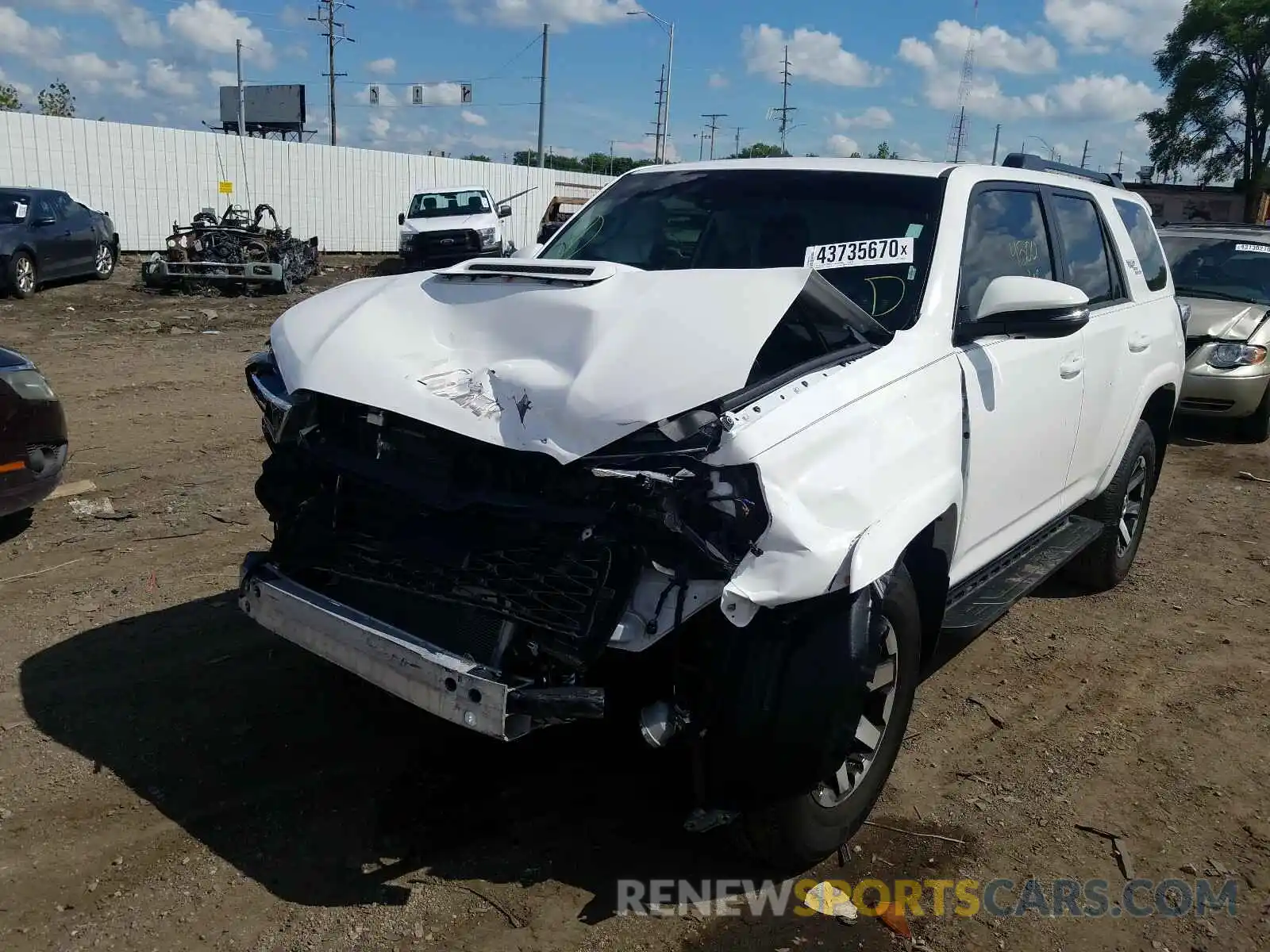 2 Photograph of a damaged car JTEBU5JR7L5750361 TOYOTA 4RUNNER 2020