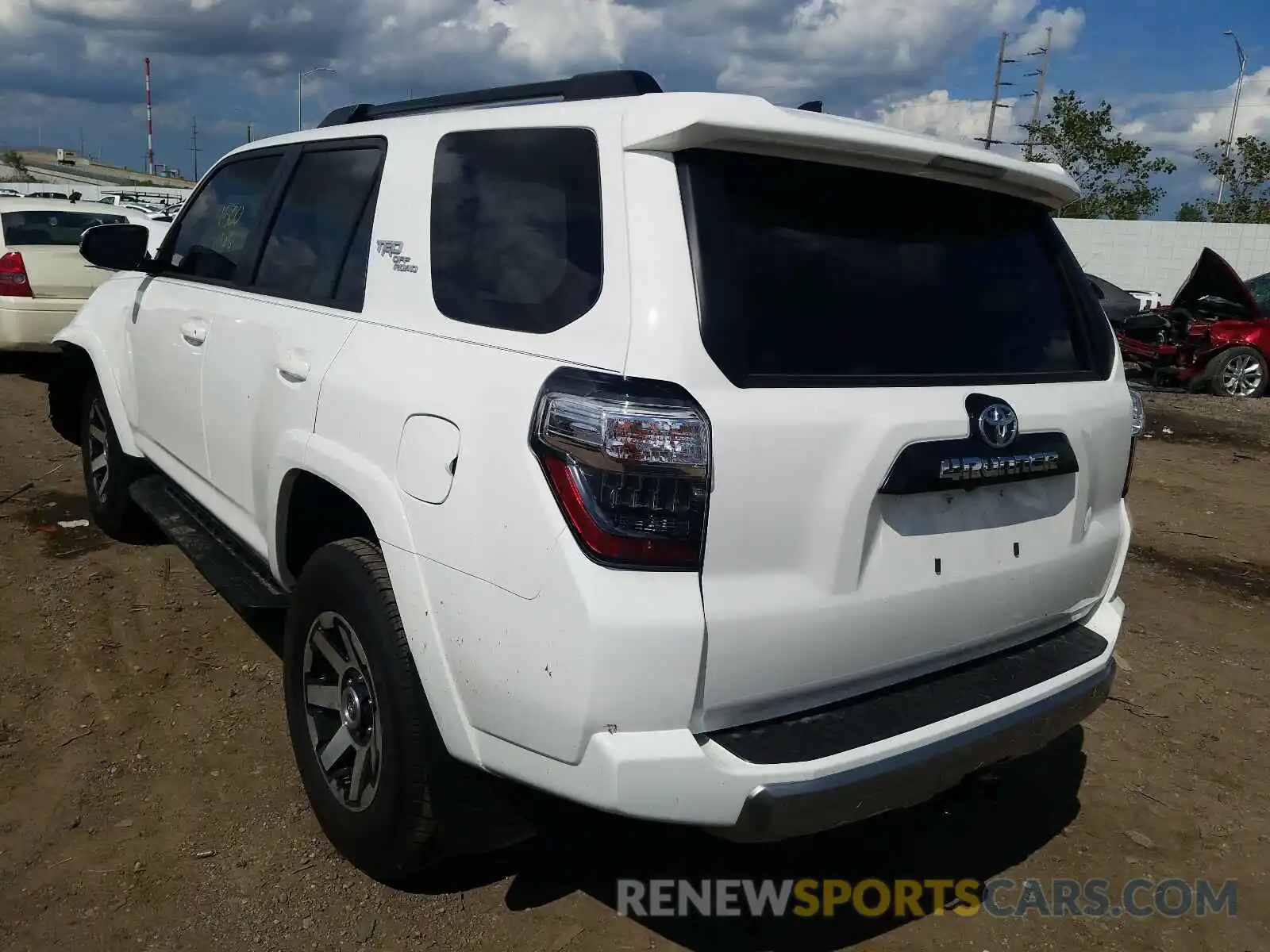 3 Photograph of a damaged car JTEBU5JR7L5750361 TOYOTA 4RUNNER 2020