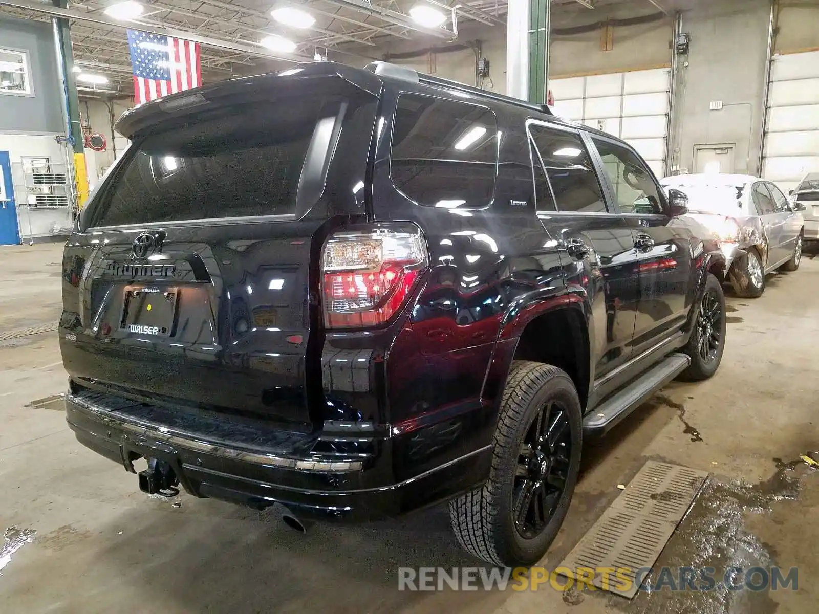 4 Photograph of a damaged car JTEBU5JR7L5750781 TOYOTA 4RUNNER 2020