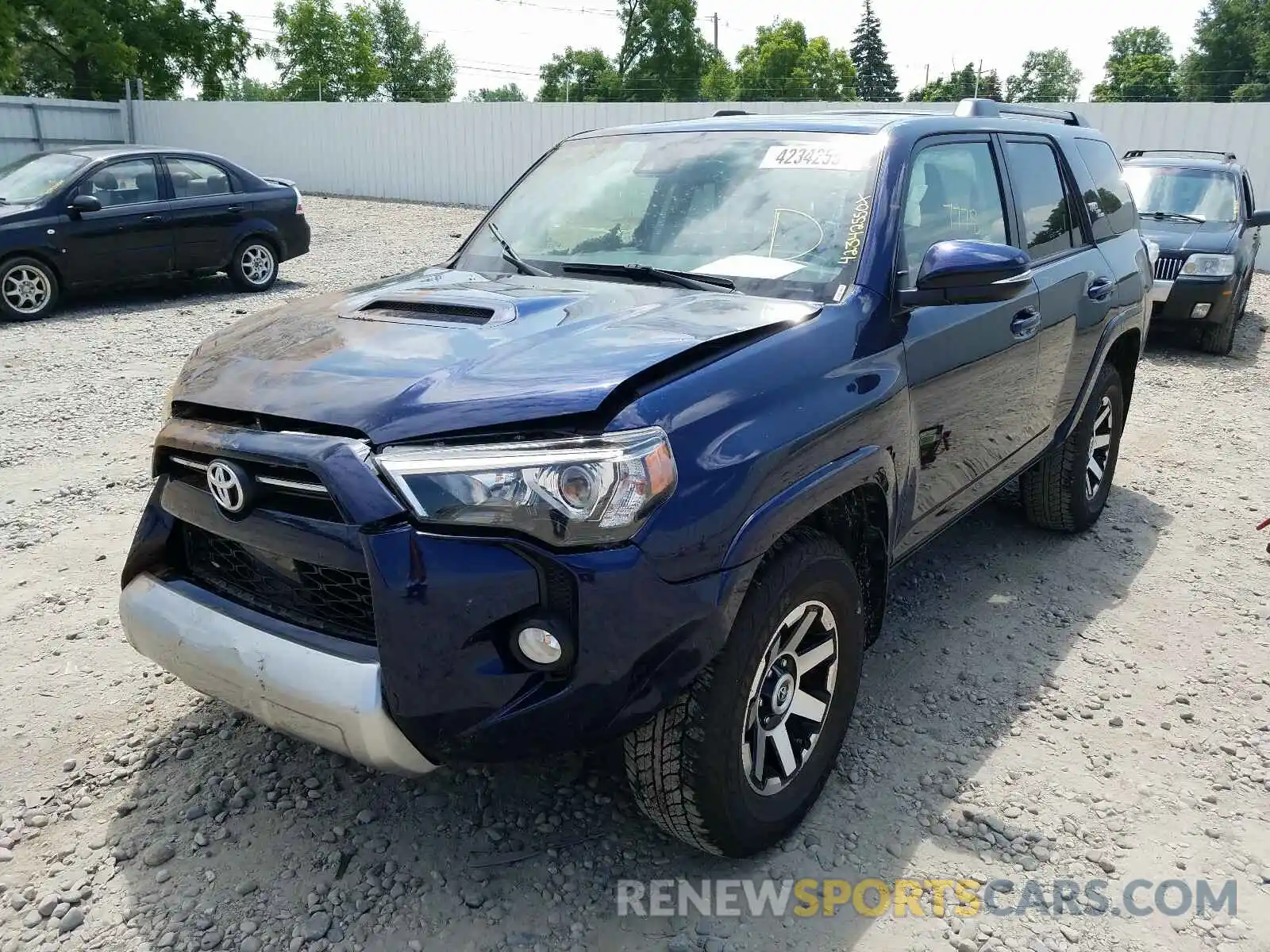 2 Photograph of a damaged car JTEBU5JR7L5751106 TOYOTA 4RUNNER 2020