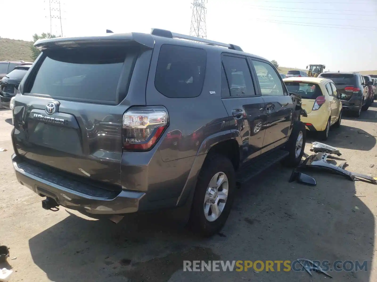 4 Photograph of a damaged car JTEBU5JR7L5751350 TOYOTA 4RUNNER 2020