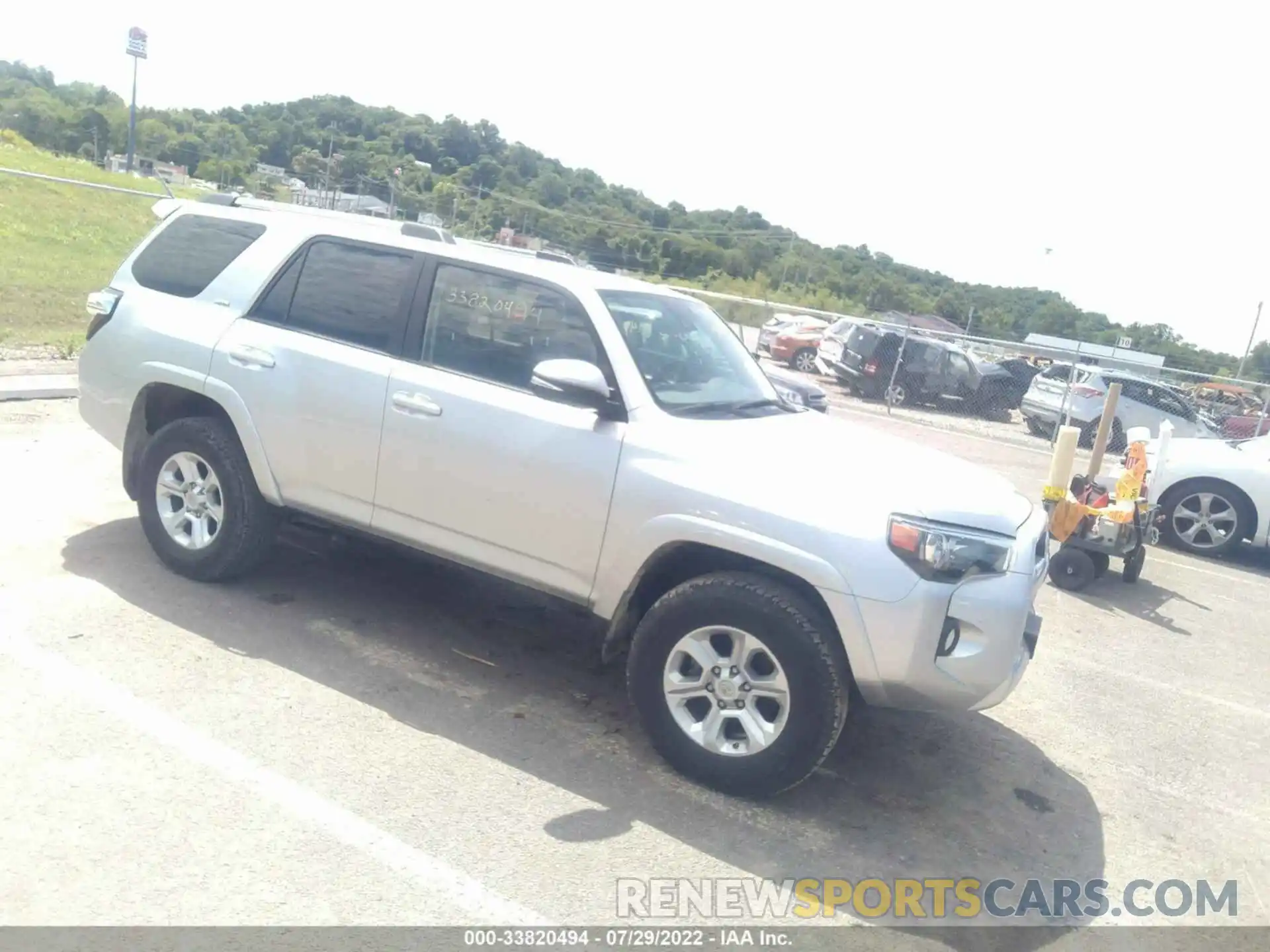 1 Photograph of a damaged car JTEBU5JR7L5754460 TOYOTA 4RUNNER 2020