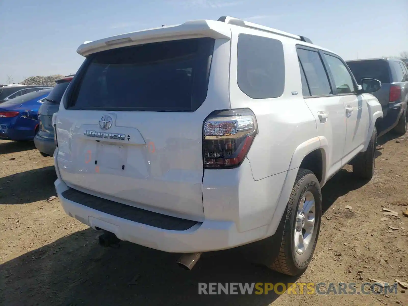 4 Photograph of a damaged car JTEBU5JR7L5756709 TOYOTA 4RUNNER 2020