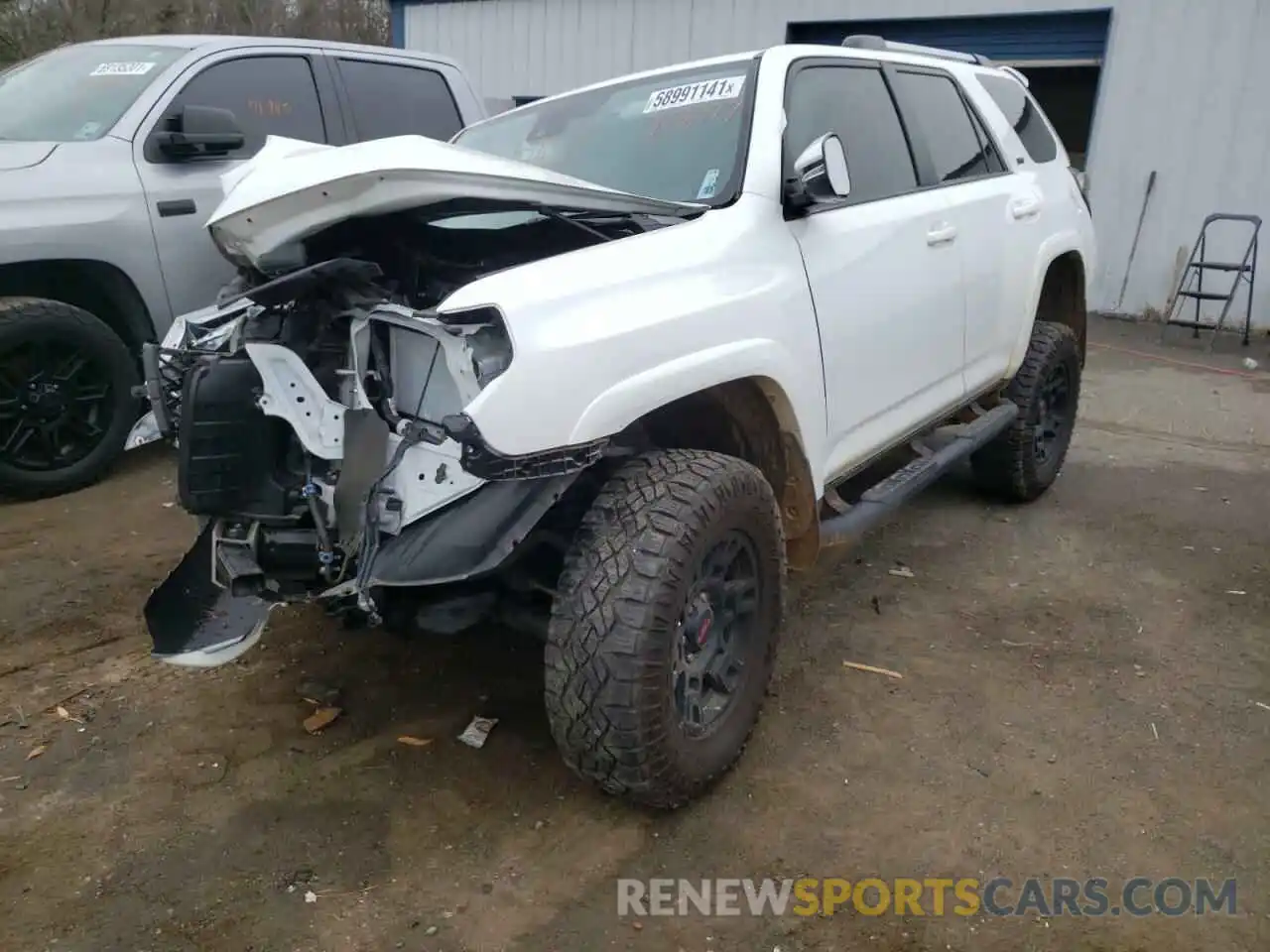 2 Photograph of a damaged car JTEBU5JR7L5758377 TOYOTA 4RUNNER 2020