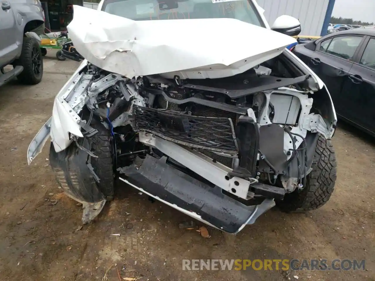 7 Photograph of a damaged car JTEBU5JR7L5758377 TOYOTA 4RUNNER 2020