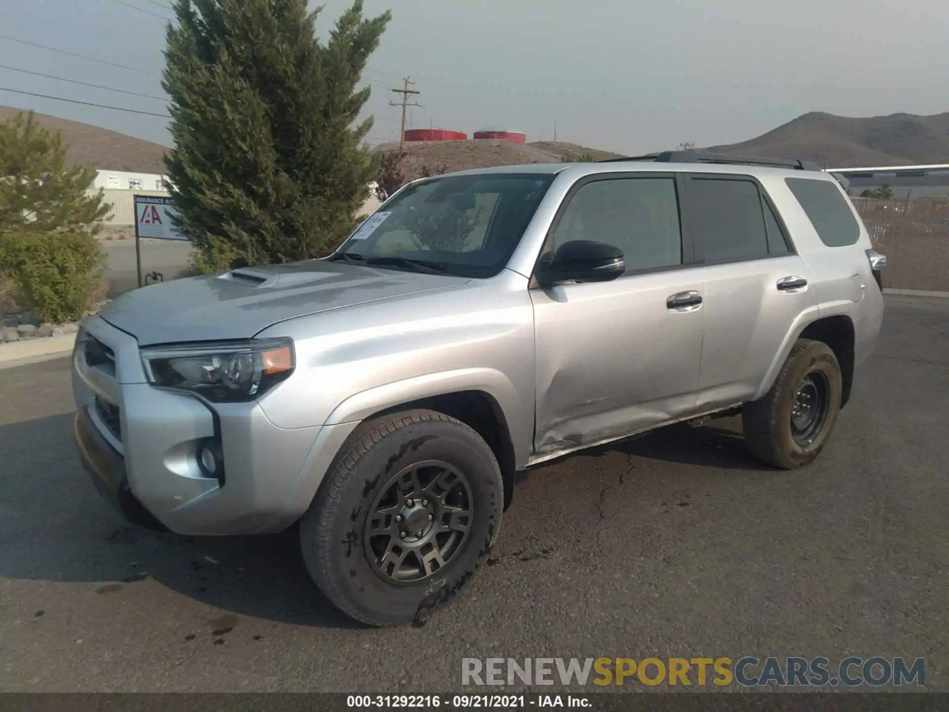 2 Фотография поврежденного автомобиля JTEBU5JR7L5759092 TOYOTA 4RUNNER 2020