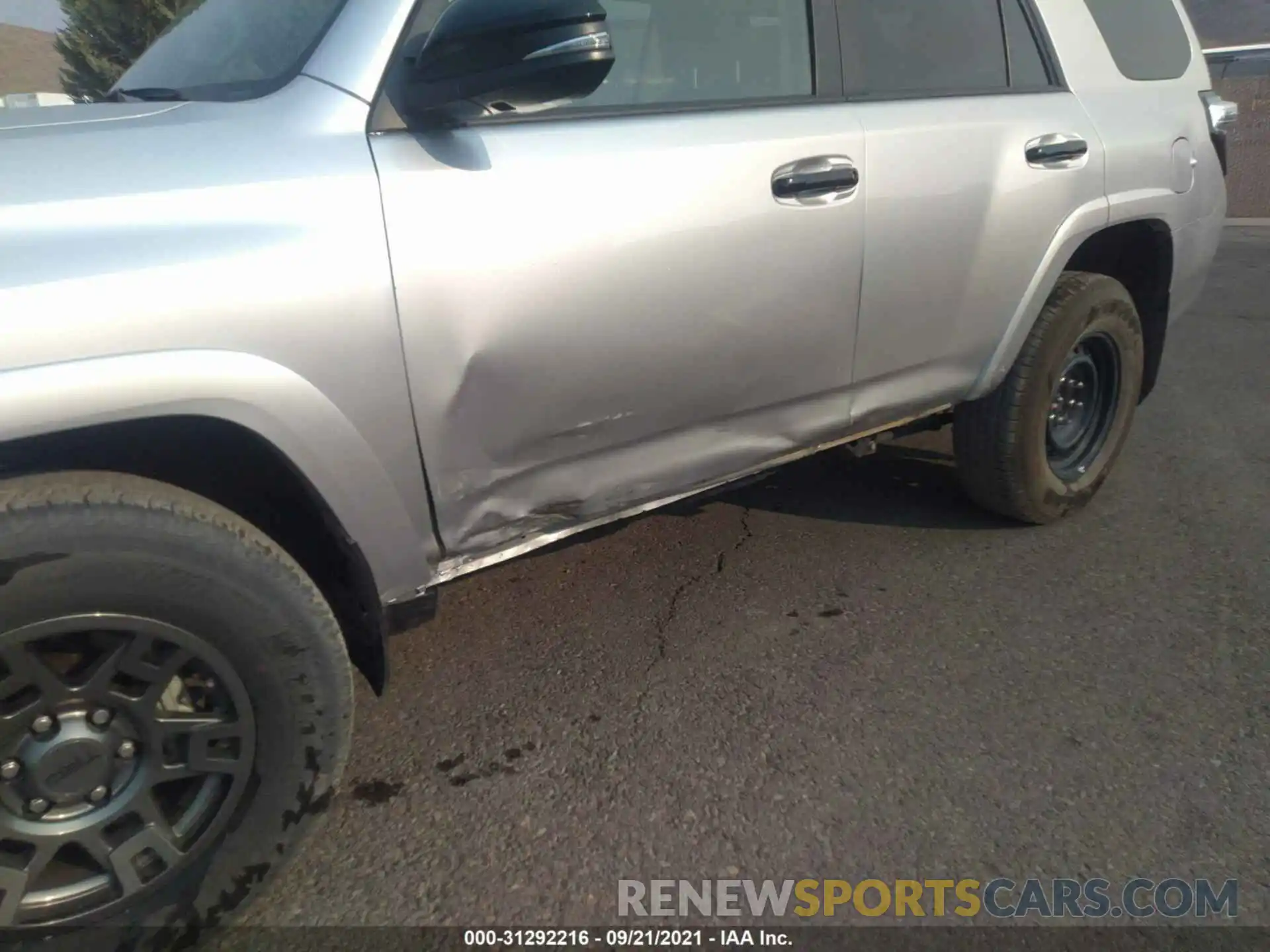 6 Photograph of a damaged car JTEBU5JR7L5759092 TOYOTA 4RUNNER 2020