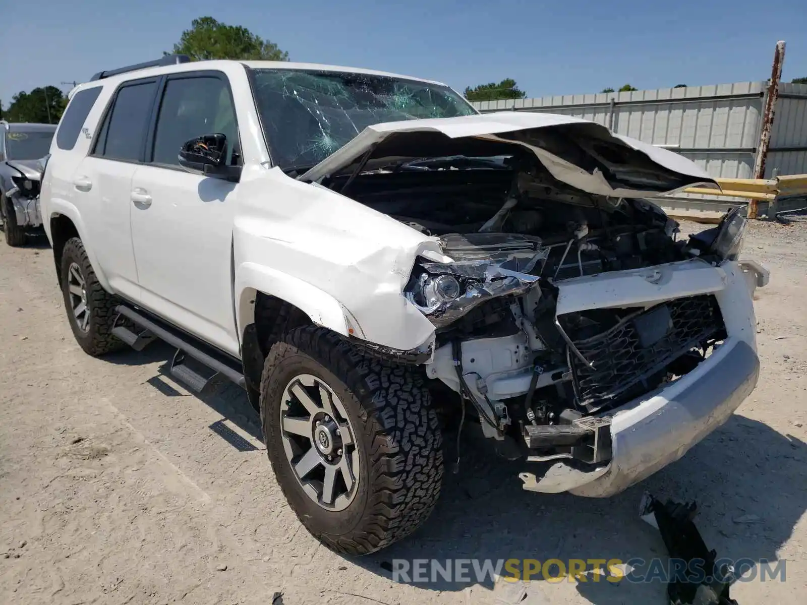 1 Photograph of a damaged car JTEBU5JR7L5761747 TOYOTA 4RUNNER 2020