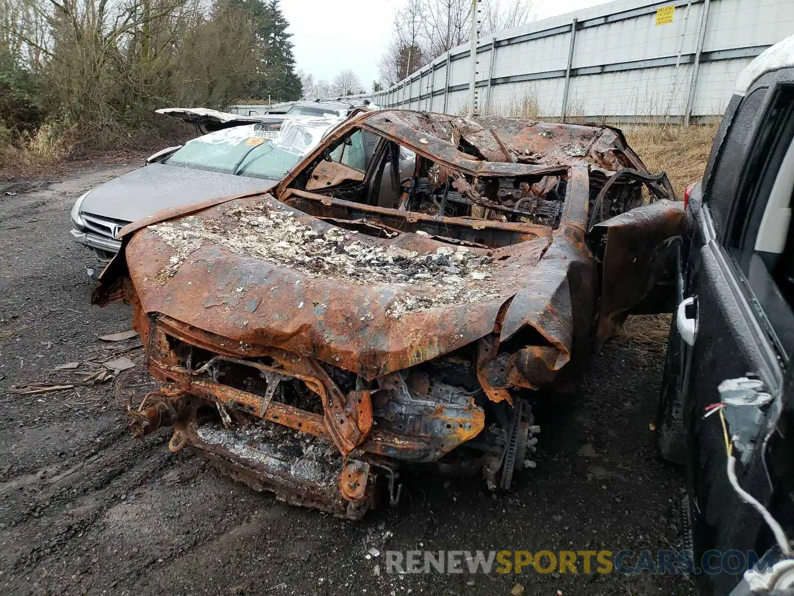 2 Photograph of a damaged car JTEBU5JR7L5764308 TOYOTA 4RUNNER 2020