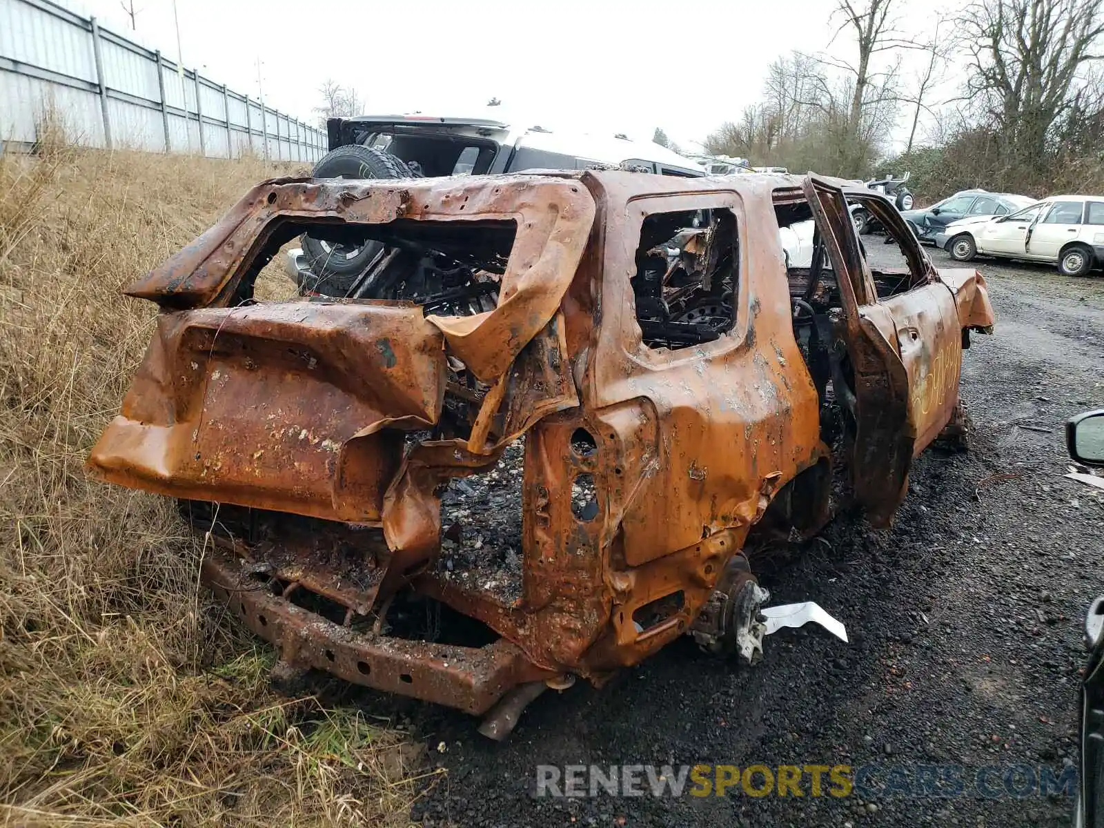 4 Photograph of a damaged car JTEBU5JR7L5764308 TOYOTA 4RUNNER 2020