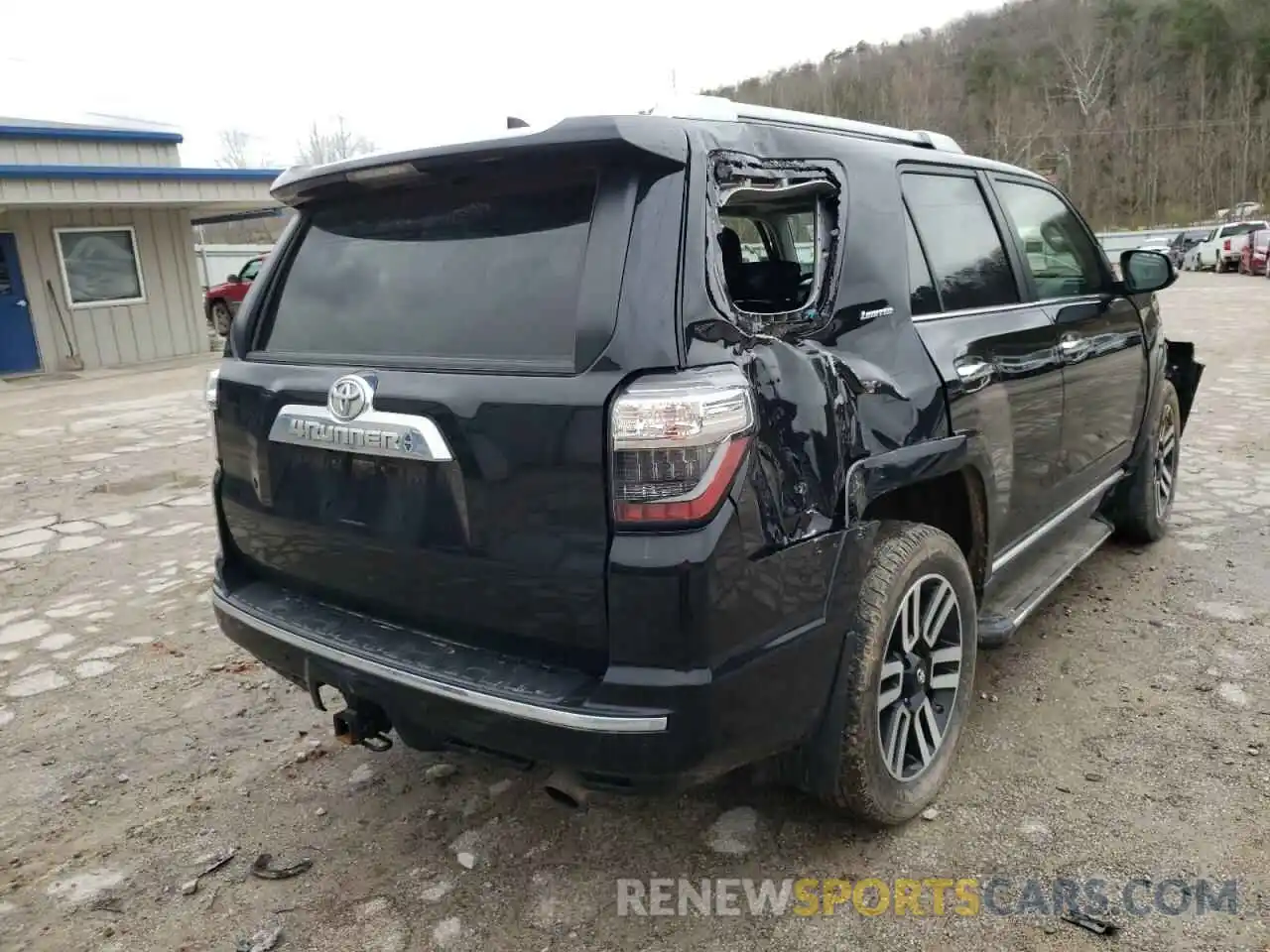 4 Photograph of a damaged car JTEBU5JR7L5766074 TOYOTA 4RUNNER 2020