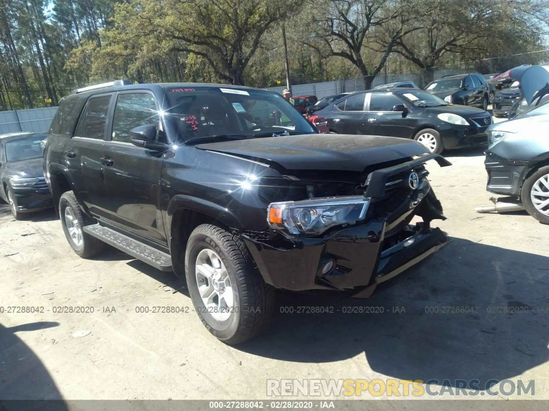 1 Photograph of a damaged car JTEBU5JR7L5768424 TOYOTA 4RUNNER 2020