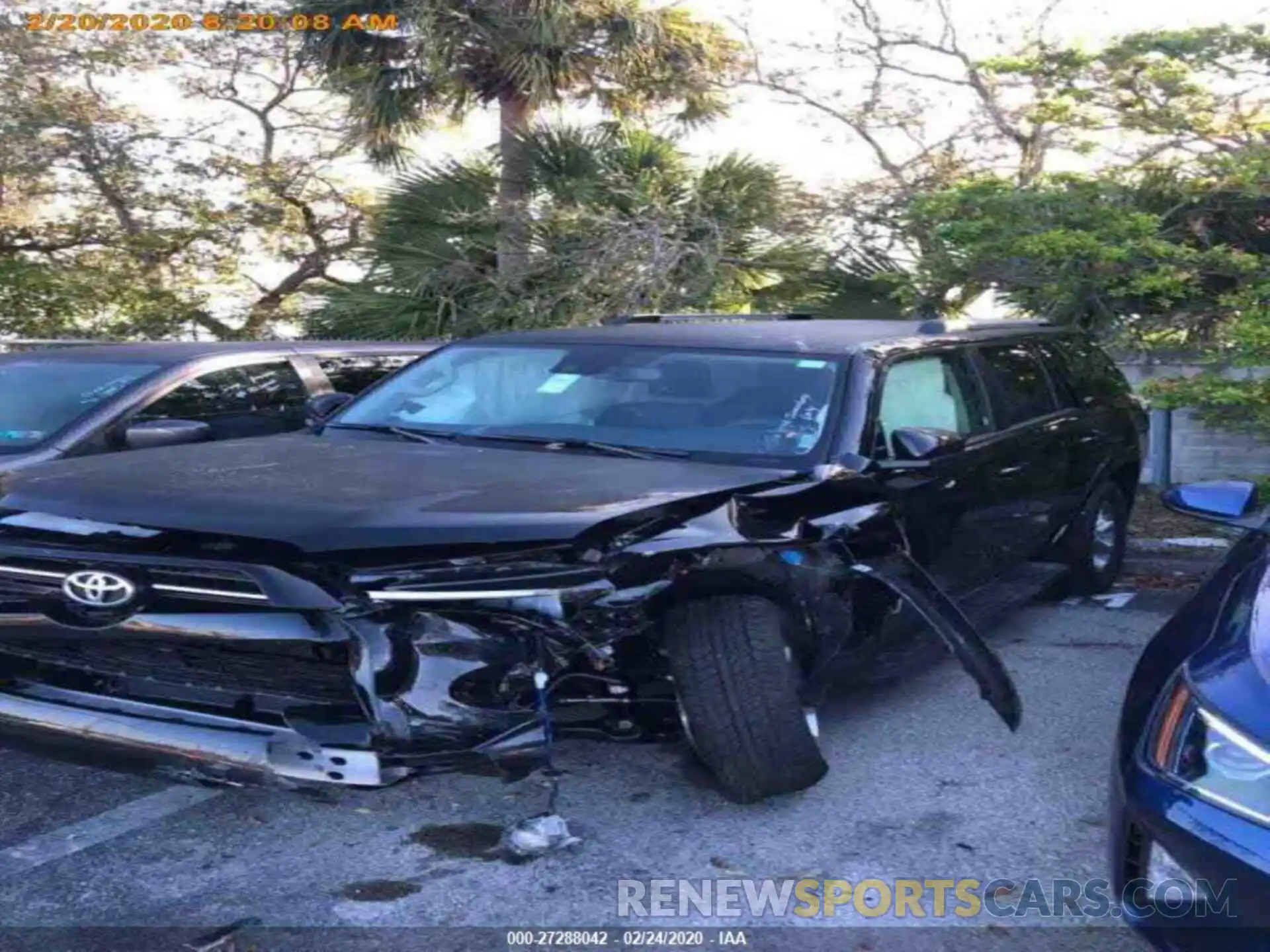 14 Photograph of a damaged car JTEBU5JR7L5768424 TOYOTA 4RUNNER 2020