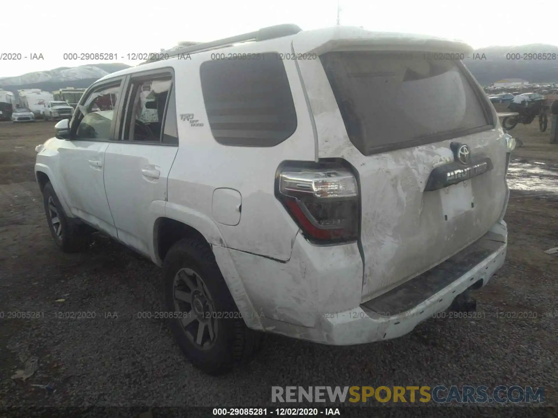 3 Photograph of a damaged car JTEBU5JR7L5772151 TOYOTA 4RUNNER 2020