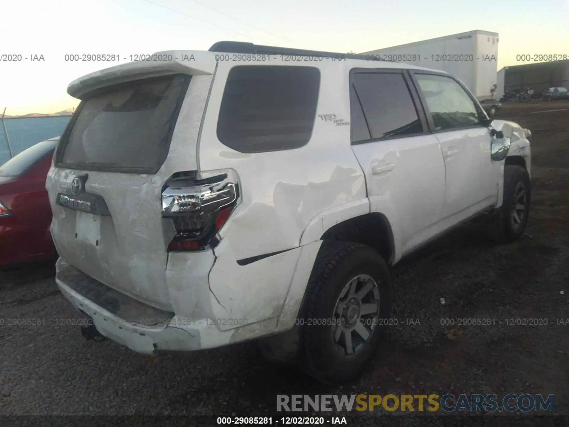 4 Фотография поврежденного автомобиля JTEBU5JR7L5772151 TOYOTA 4RUNNER 2020