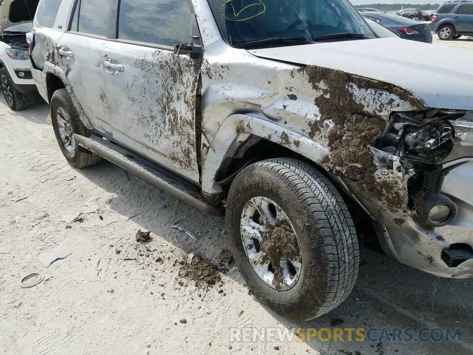 9 Photograph of a damaged car JTEBU5JR7L5773493 TOYOTA 4RUNNER 2020