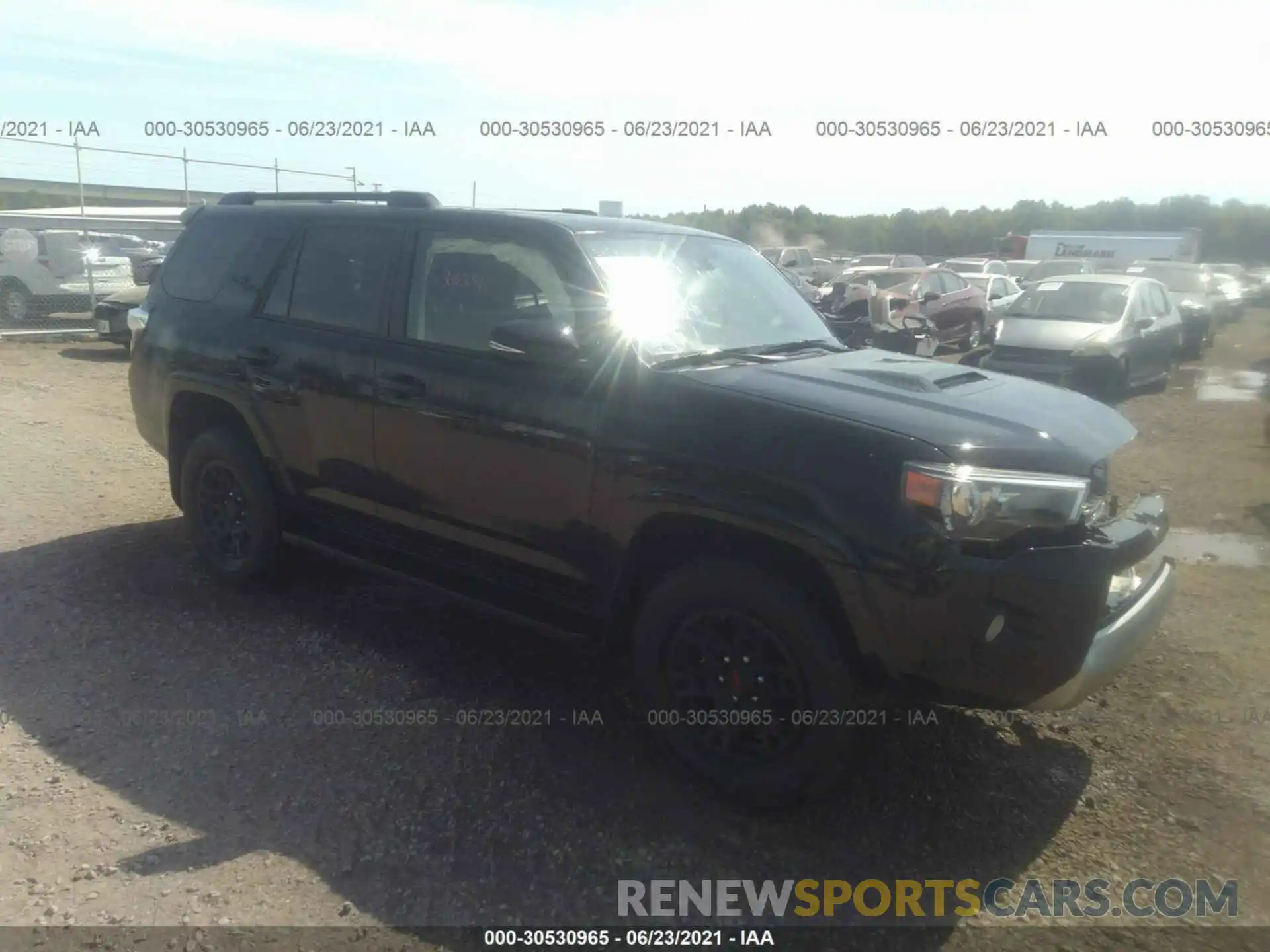 1 Фотография поврежденного автомобиля JTEBU5JR7L5780556 TOYOTA 4RUNNER 2020