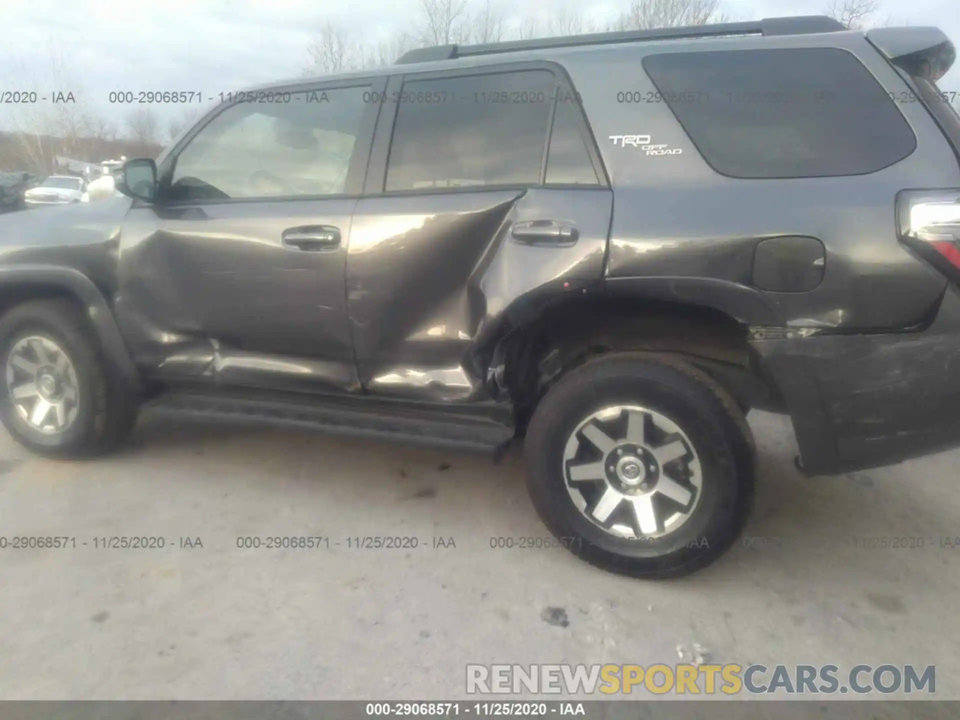 6 Photograph of a damaged car JTEBU5JR7L5782548 TOYOTA 4RUNNER 2020