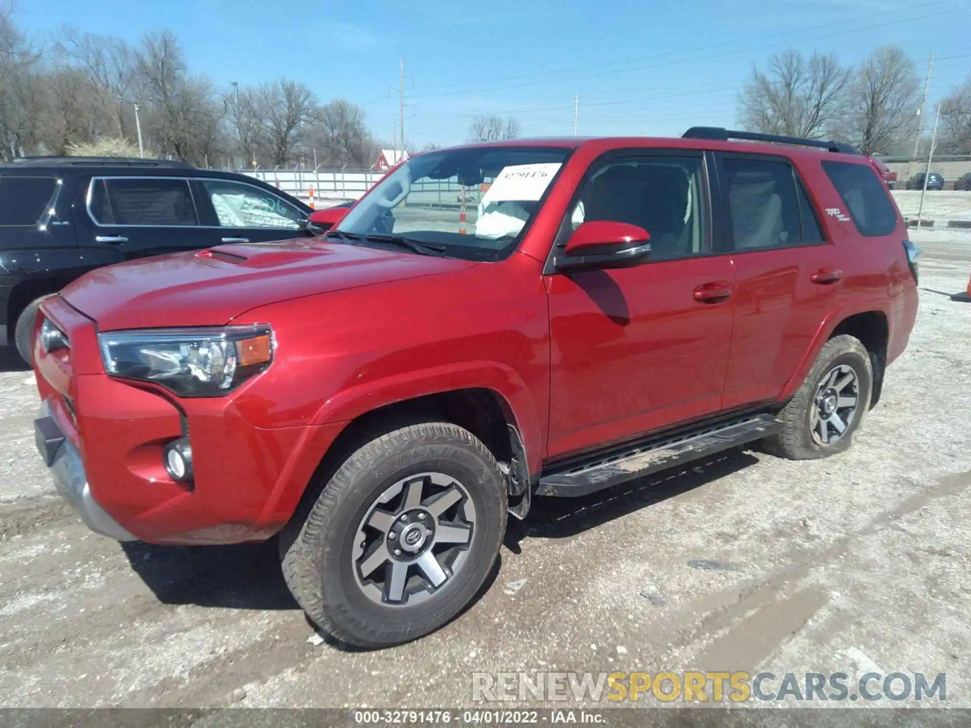 2 Photograph of a damaged car JTEBU5JR7L5782663 TOYOTA 4RUNNER 2020