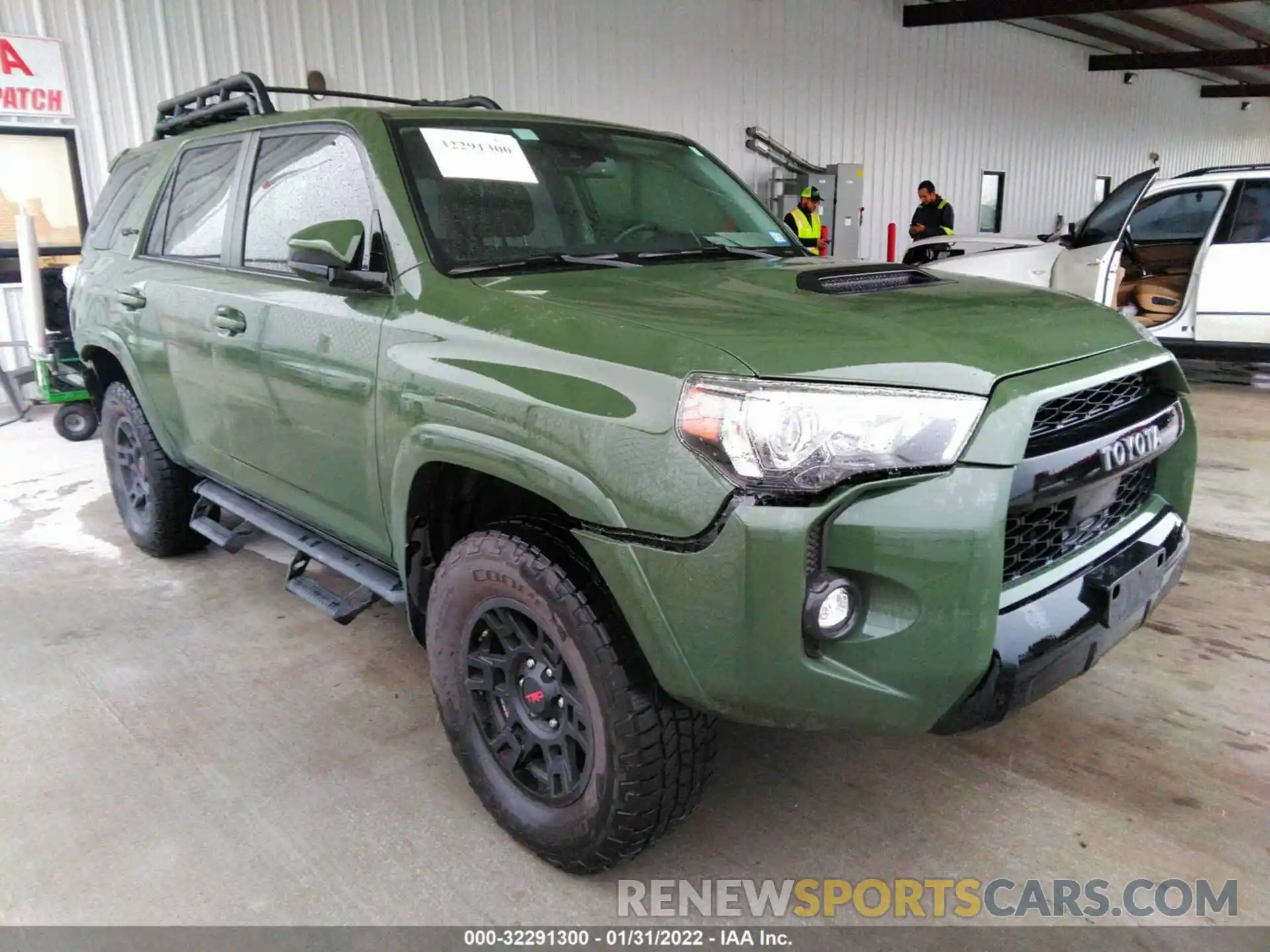 1 Photograph of a damaged car JTEBU5JR7L5782744 TOYOTA 4RUNNER 2020