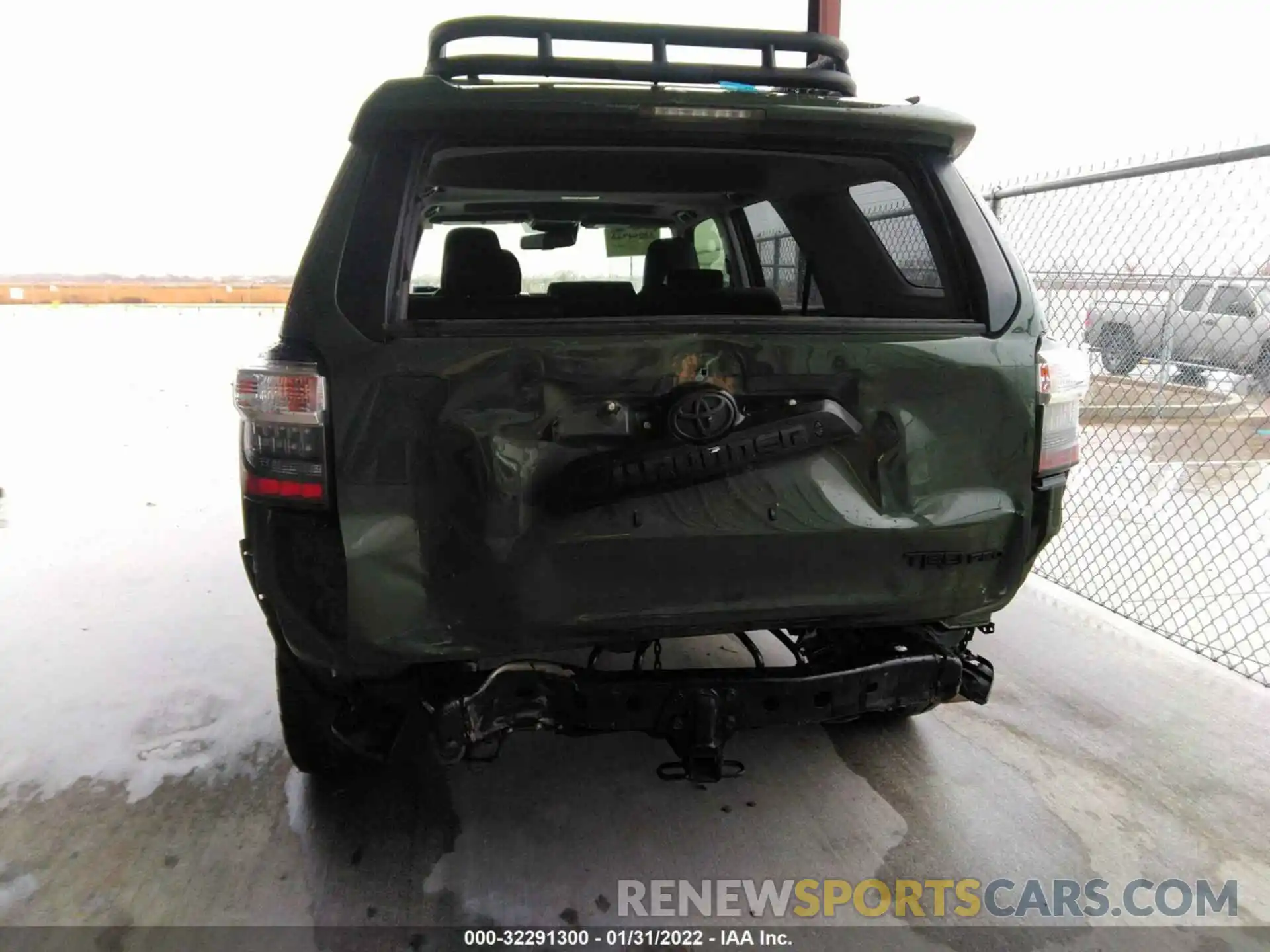 6 Photograph of a damaged car JTEBU5JR7L5782744 TOYOTA 4RUNNER 2020