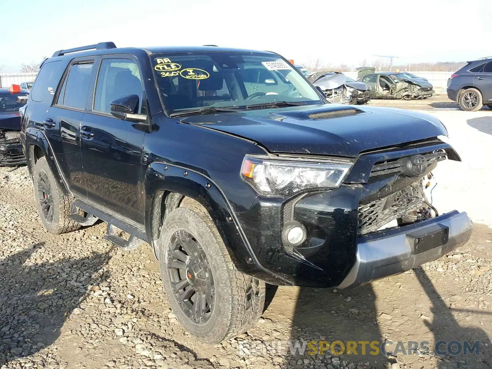 1 Фотография поврежденного автомобиля JTEBU5JR7L5784445 TOYOTA 4RUNNER 2020