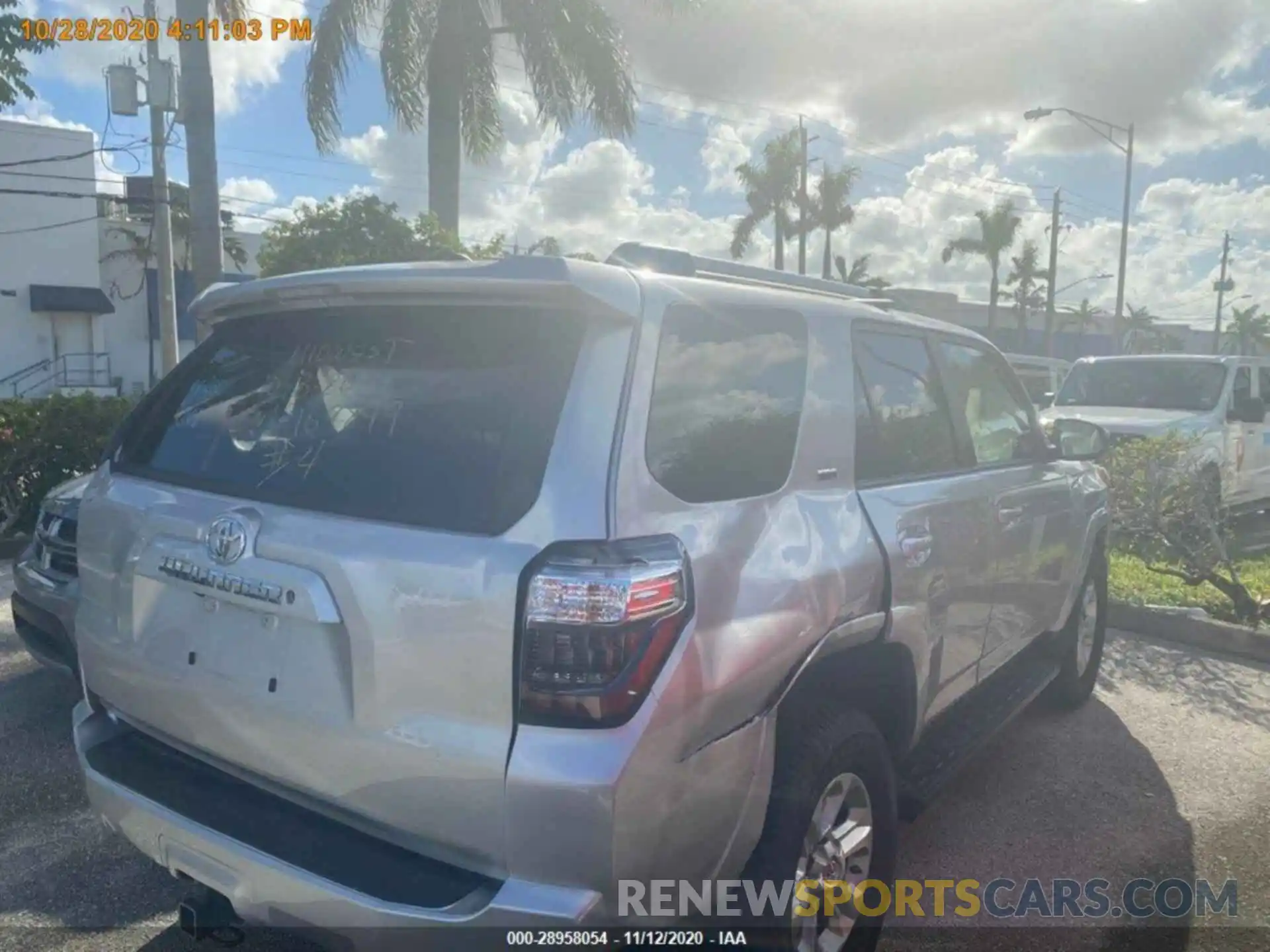 14 Photograph of a damaged car JTEBU5JR7L5784820 TOYOTA 4RUNNER 2020