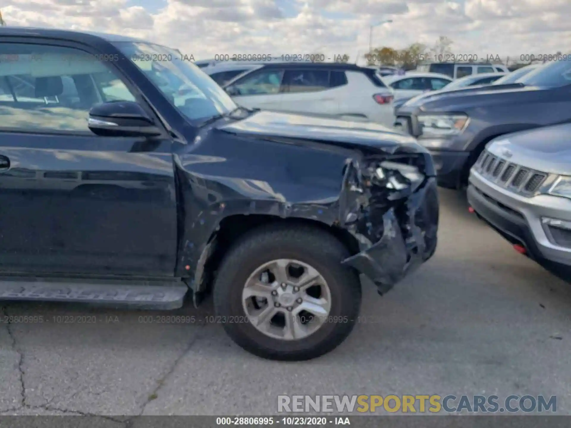 16 Photograph of a damaged car JTEBU5JR7L5796577 TOYOTA 4RUNNER 2020