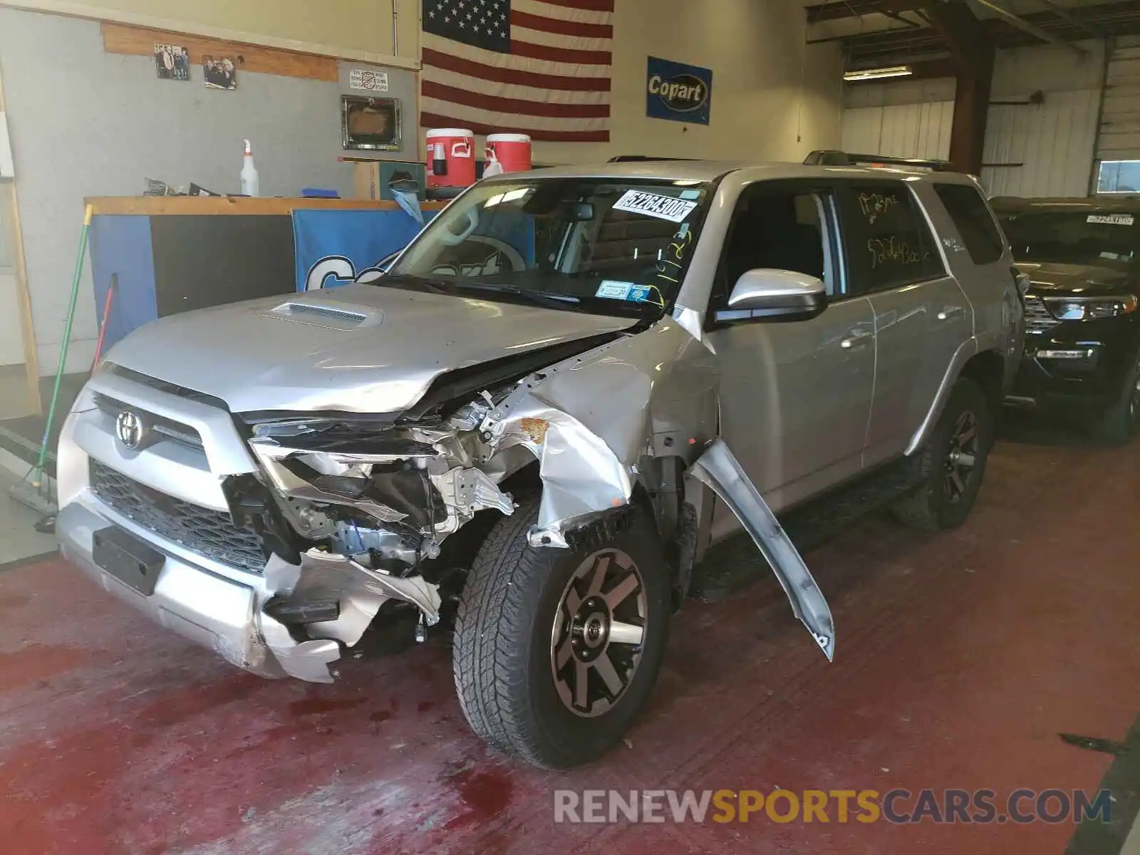 2 Photograph of a damaged car JTEBU5JR7L5796708 TOYOTA 4RUNNER 2020