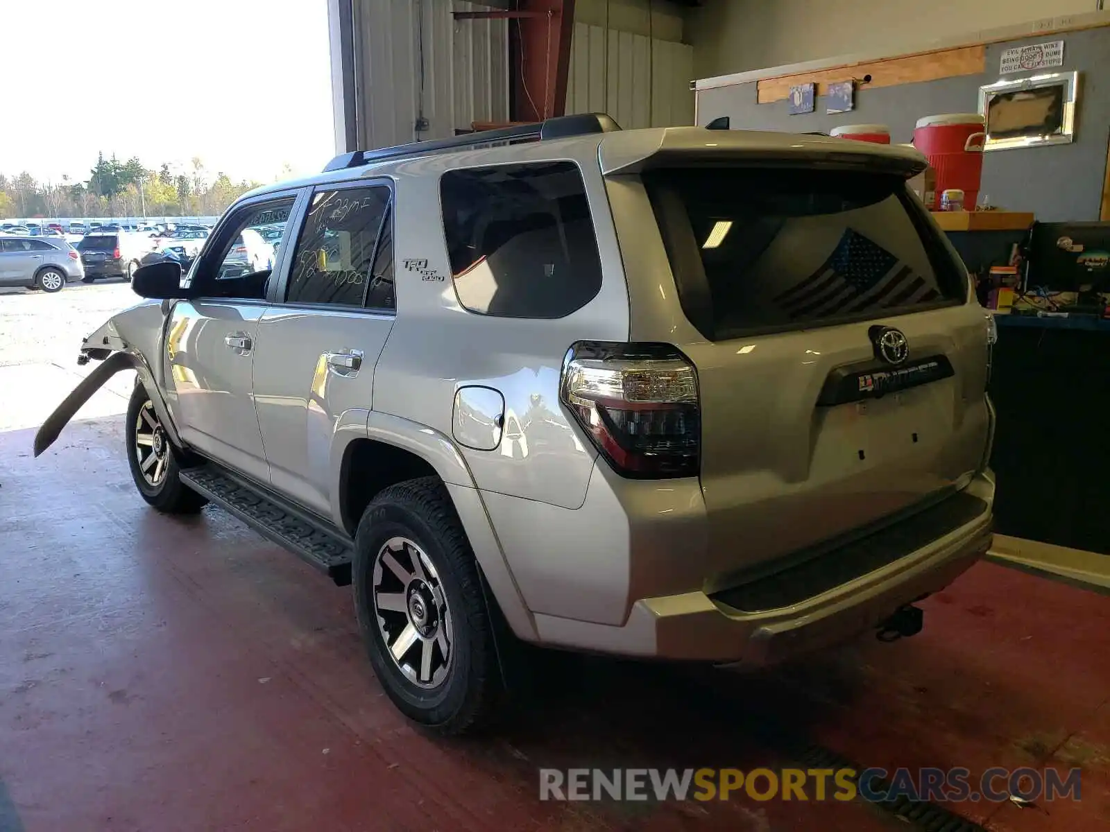 3 Photograph of a damaged car JTEBU5JR7L5796708 TOYOTA 4RUNNER 2020